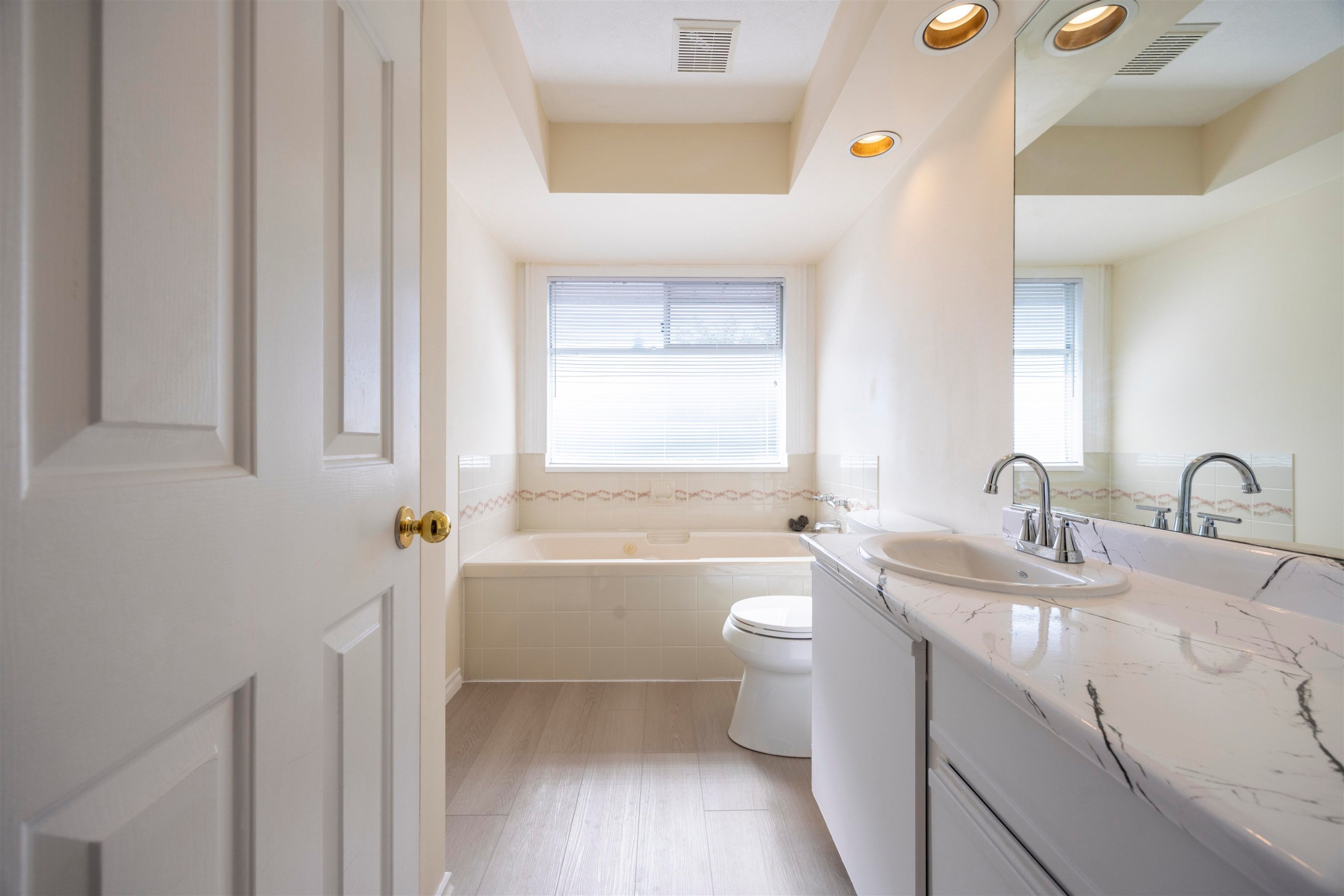 9506 Thomas Drive, Richmond, BC