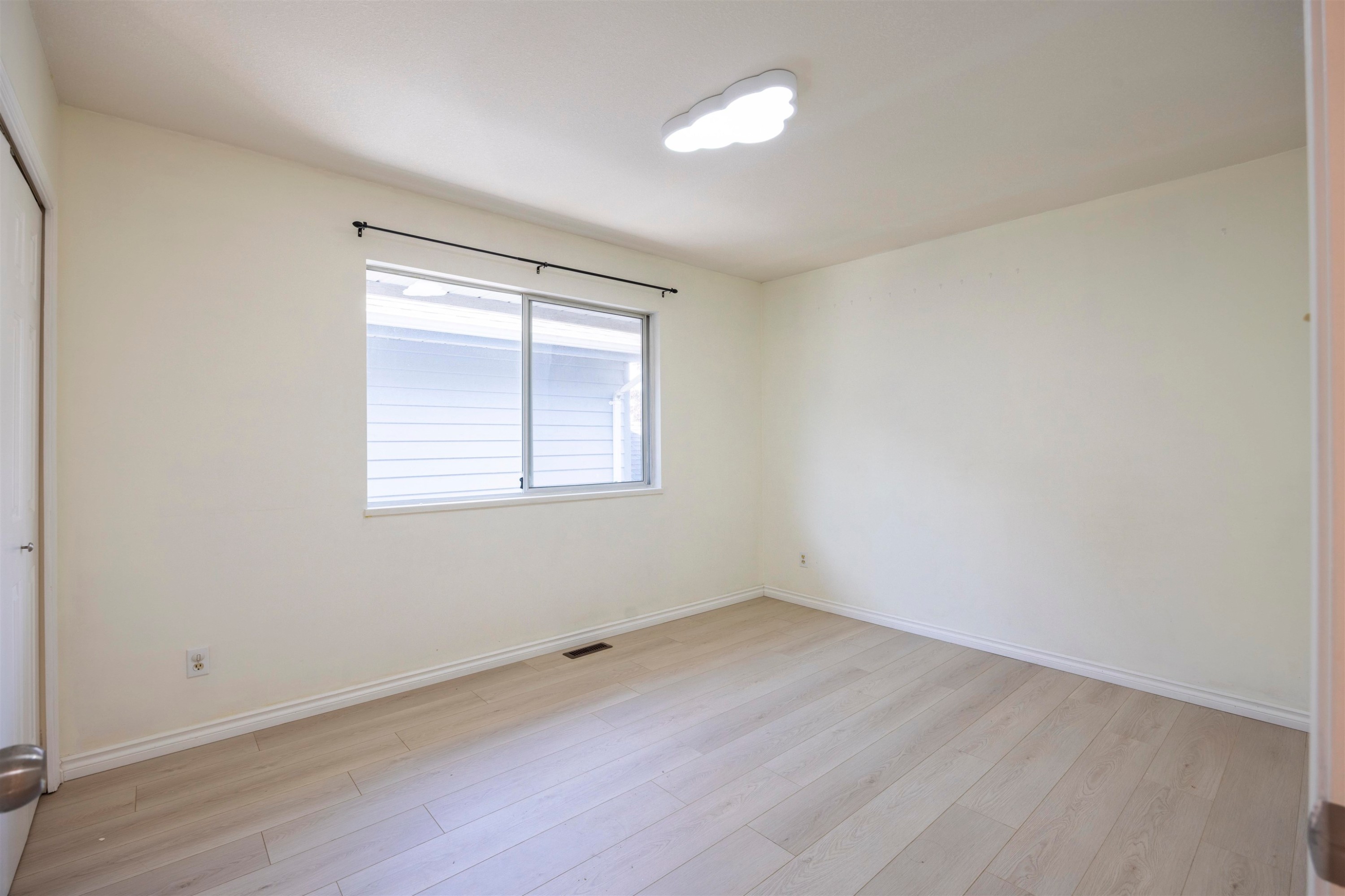 9506 Thomas Drive, Richmond, BC