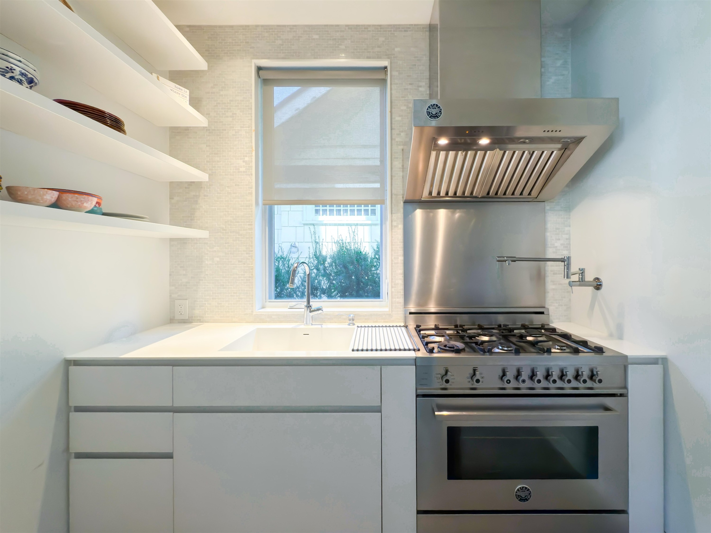 1949 37Th Avenue W, Vancouver, BC