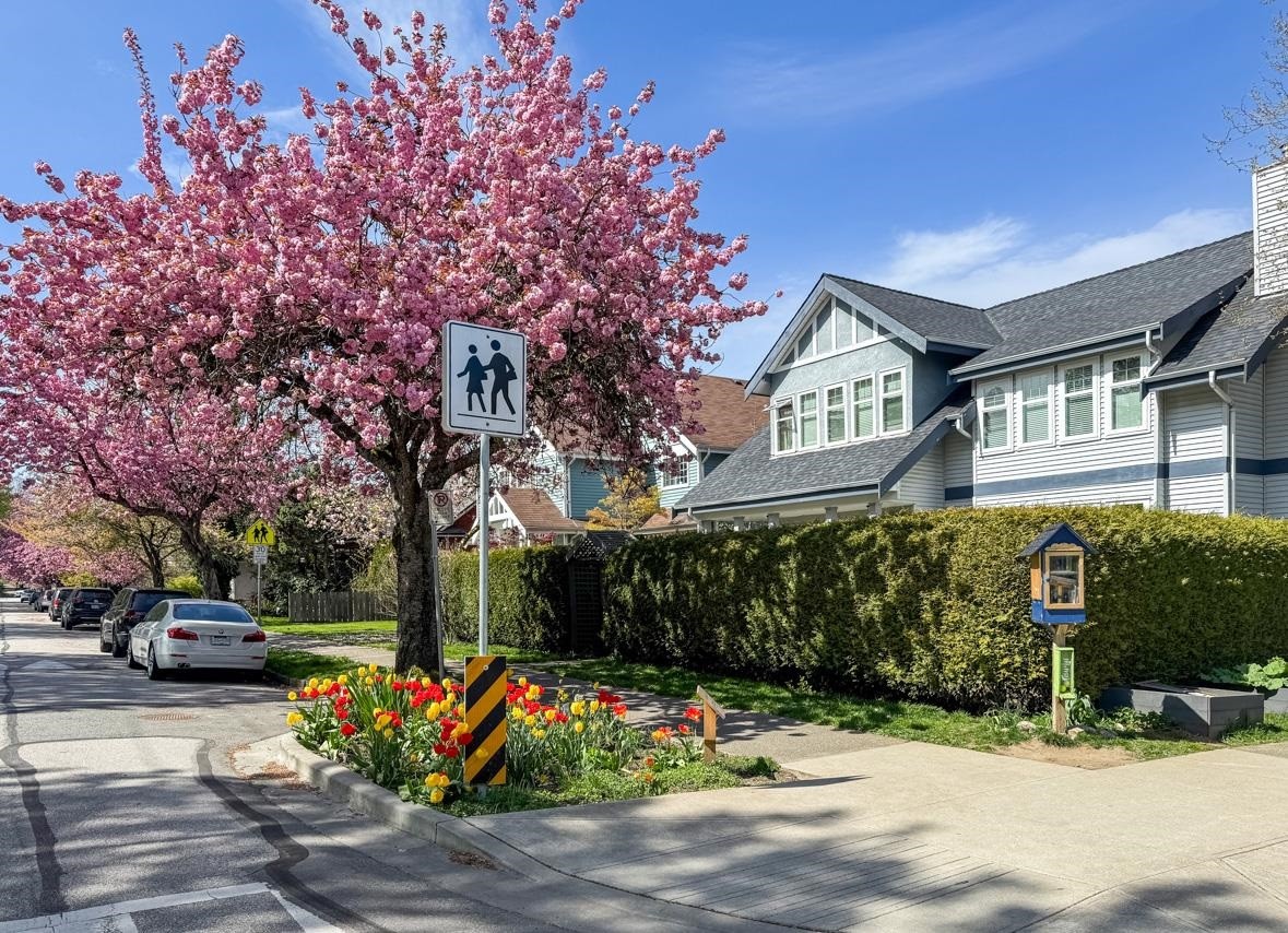 103 15Th Avenue W, Vancouver, BC