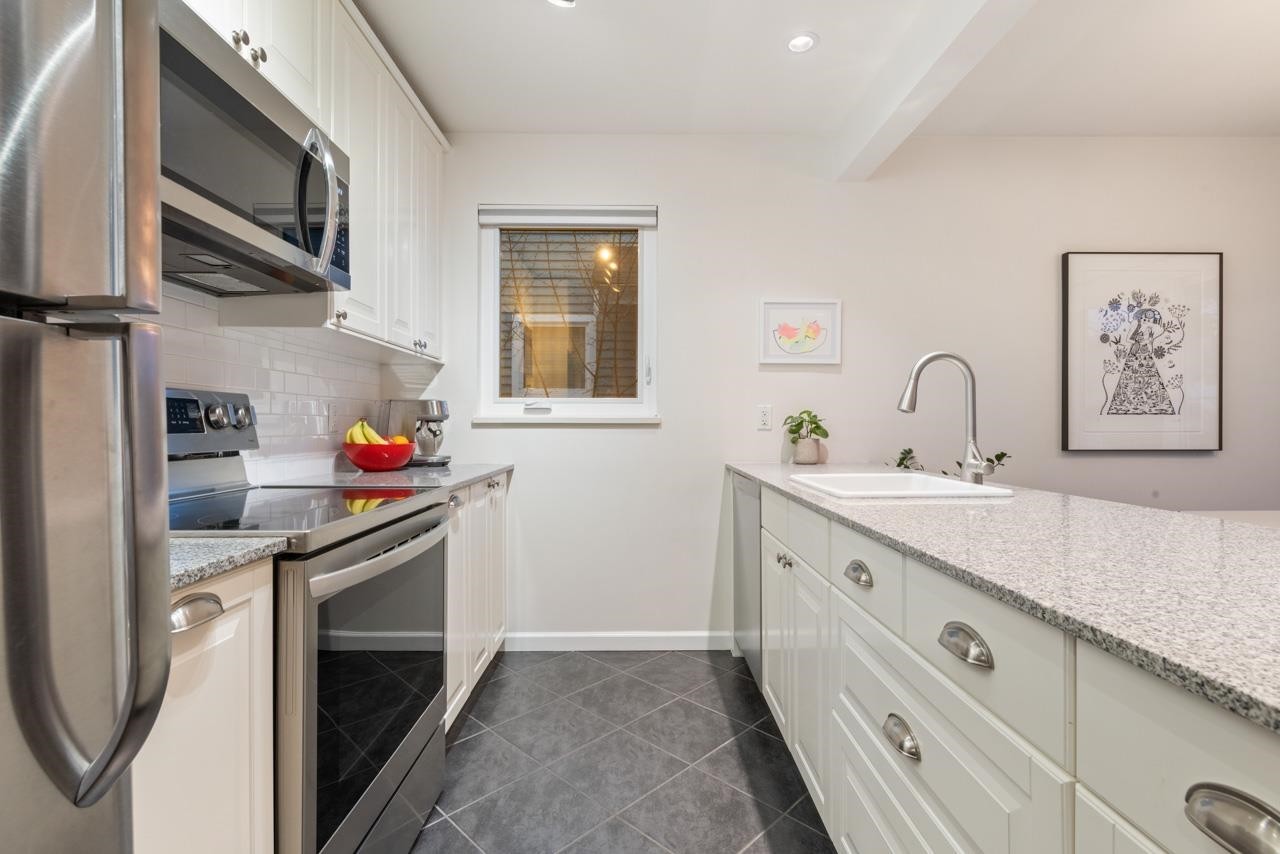 103 15Th Avenue W, Vancouver, BC