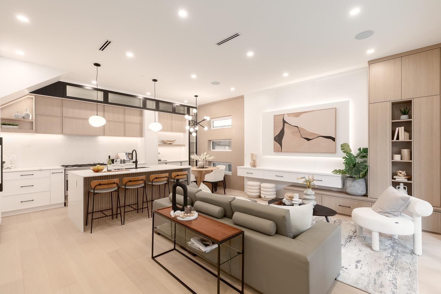 477 20Th Avenue W, Vancouver, BC