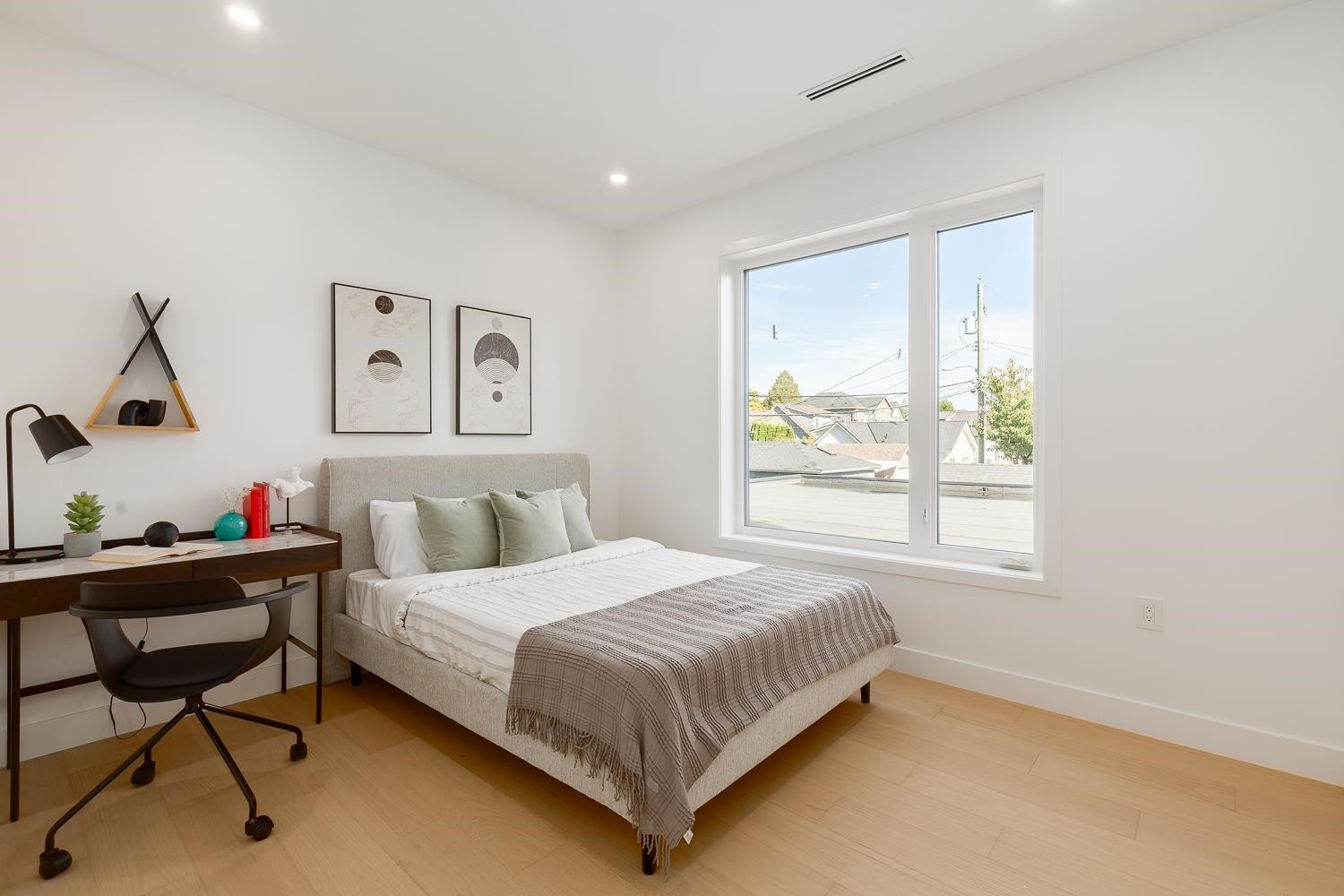 477 20Th Avenue W, Vancouver, BC