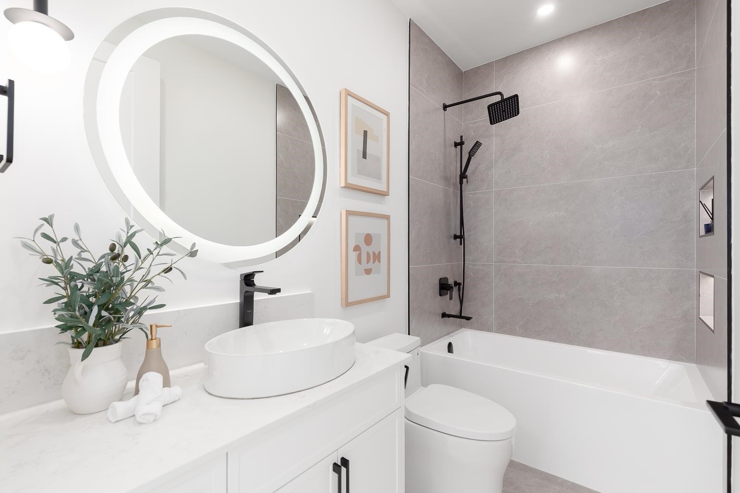 477 20Th Avenue W, Vancouver, BC