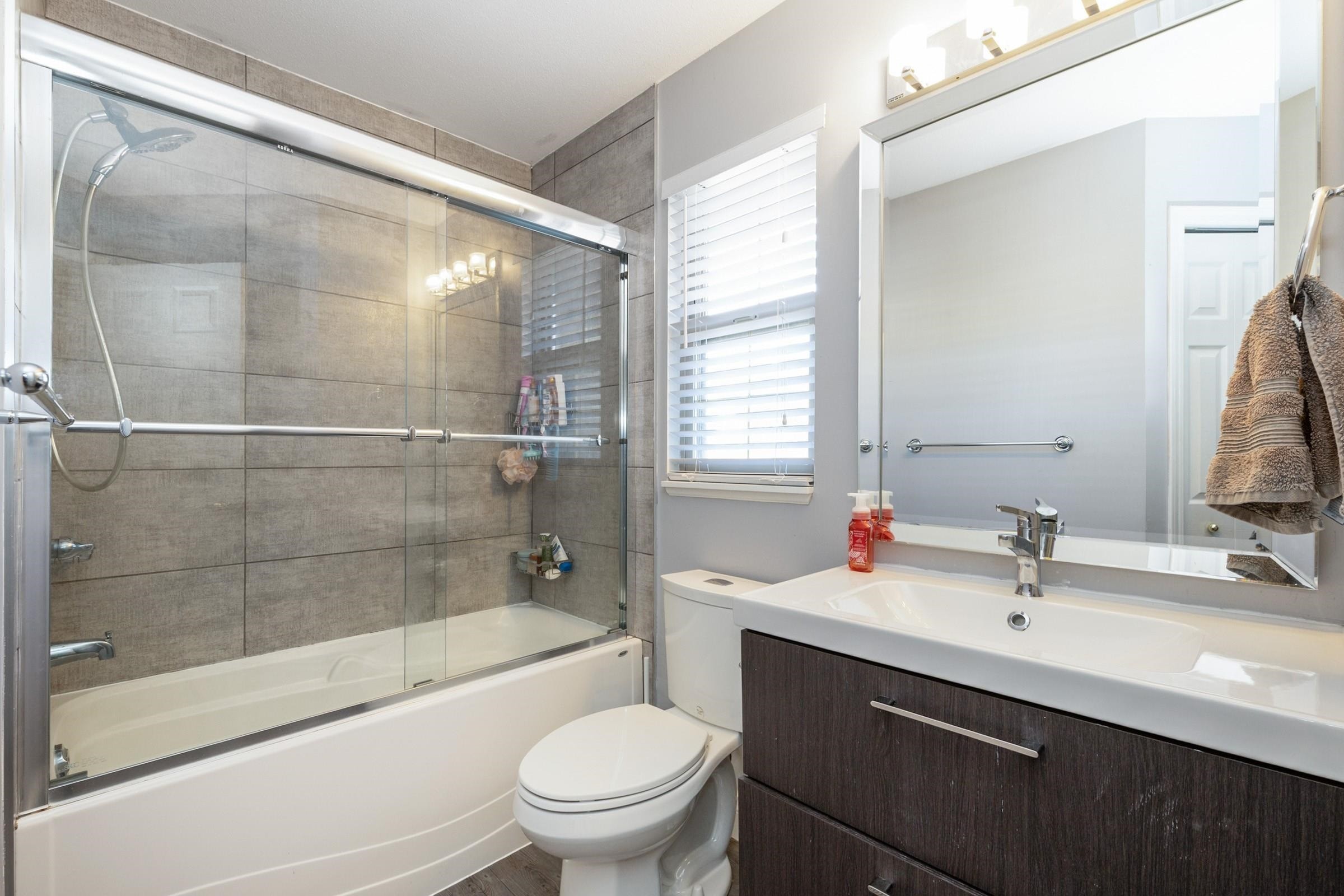 1020 Stewart Avenue, Coquitlam, BC