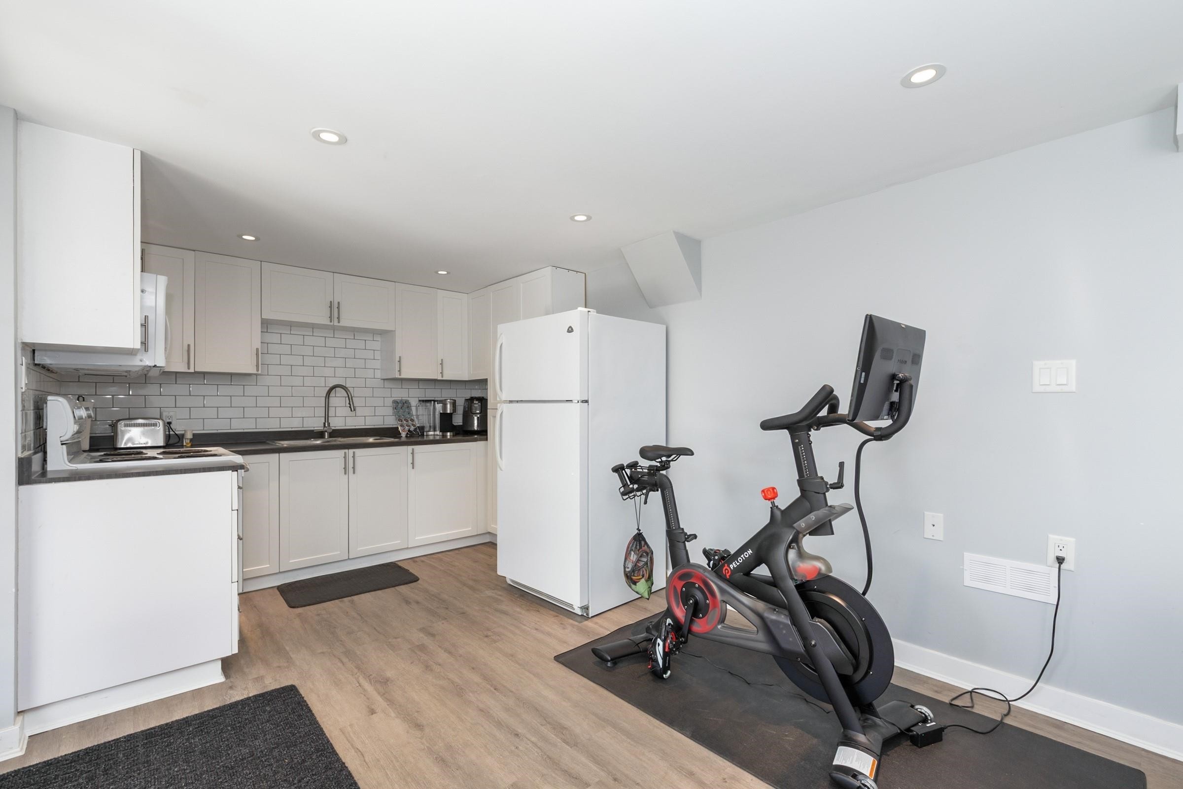 1020 Stewart Avenue, Coquitlam, BC