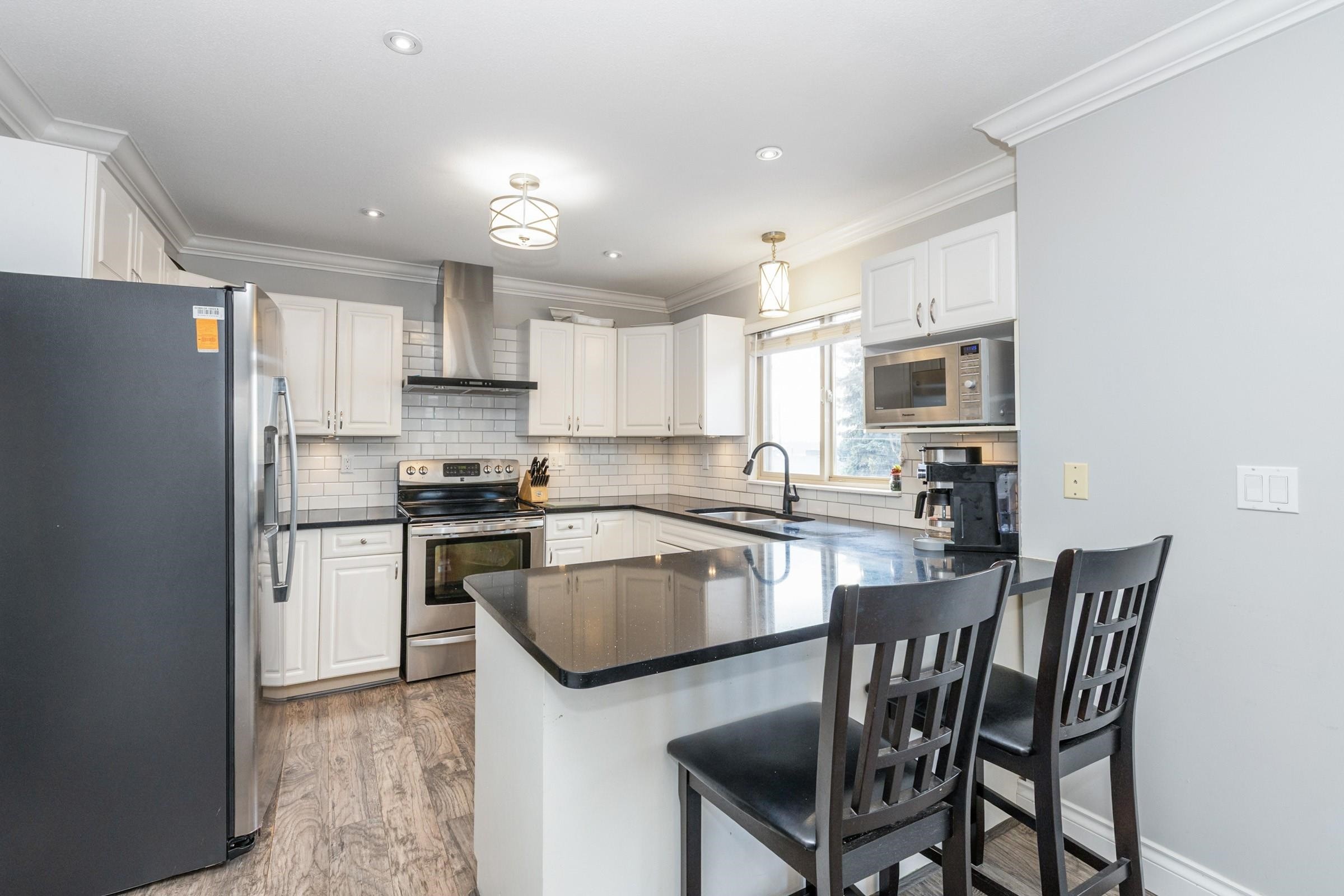 1020 Stewart Avenue, Coquitlam, BC