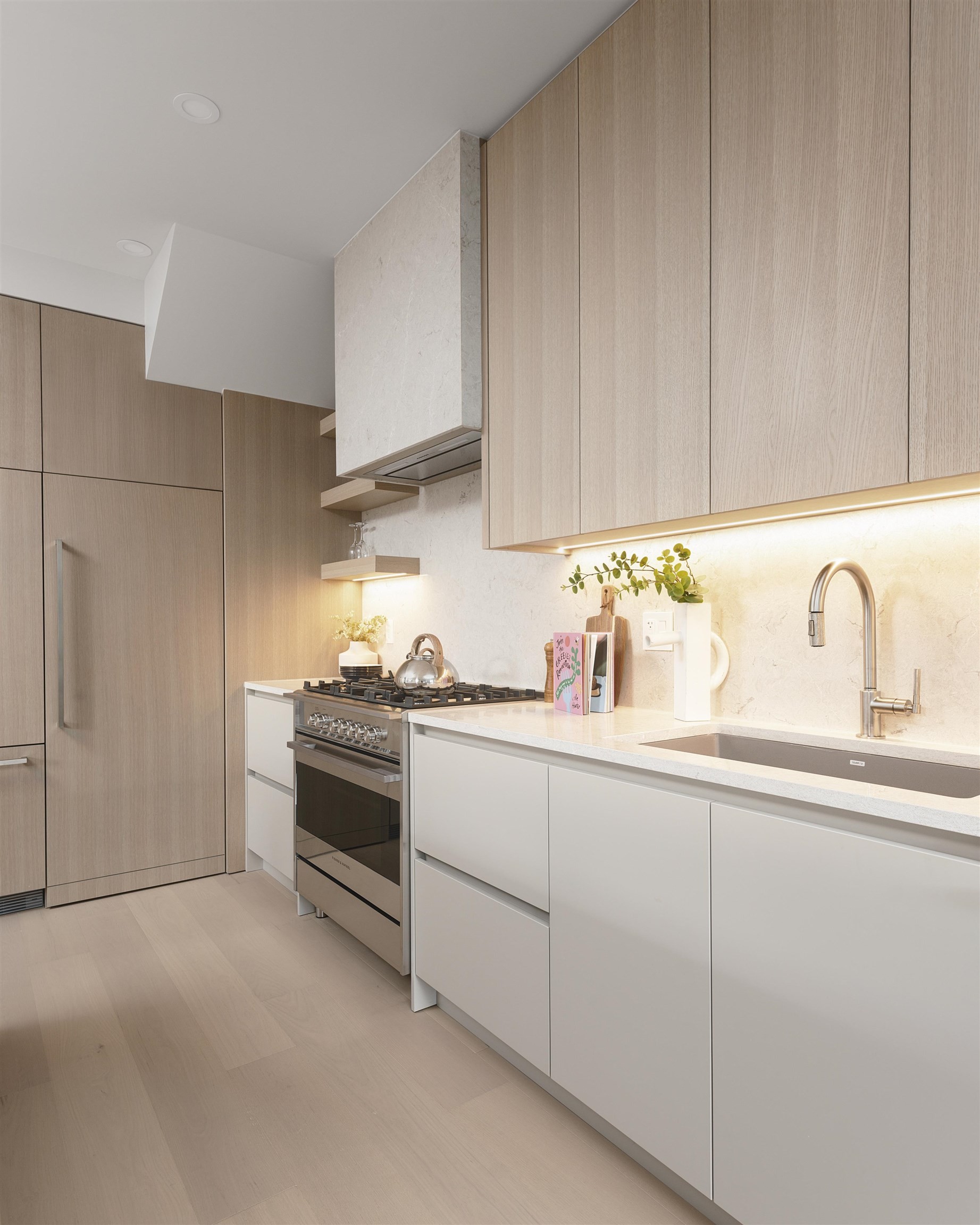 2134 10Th Avenue E, Vancouver, BC