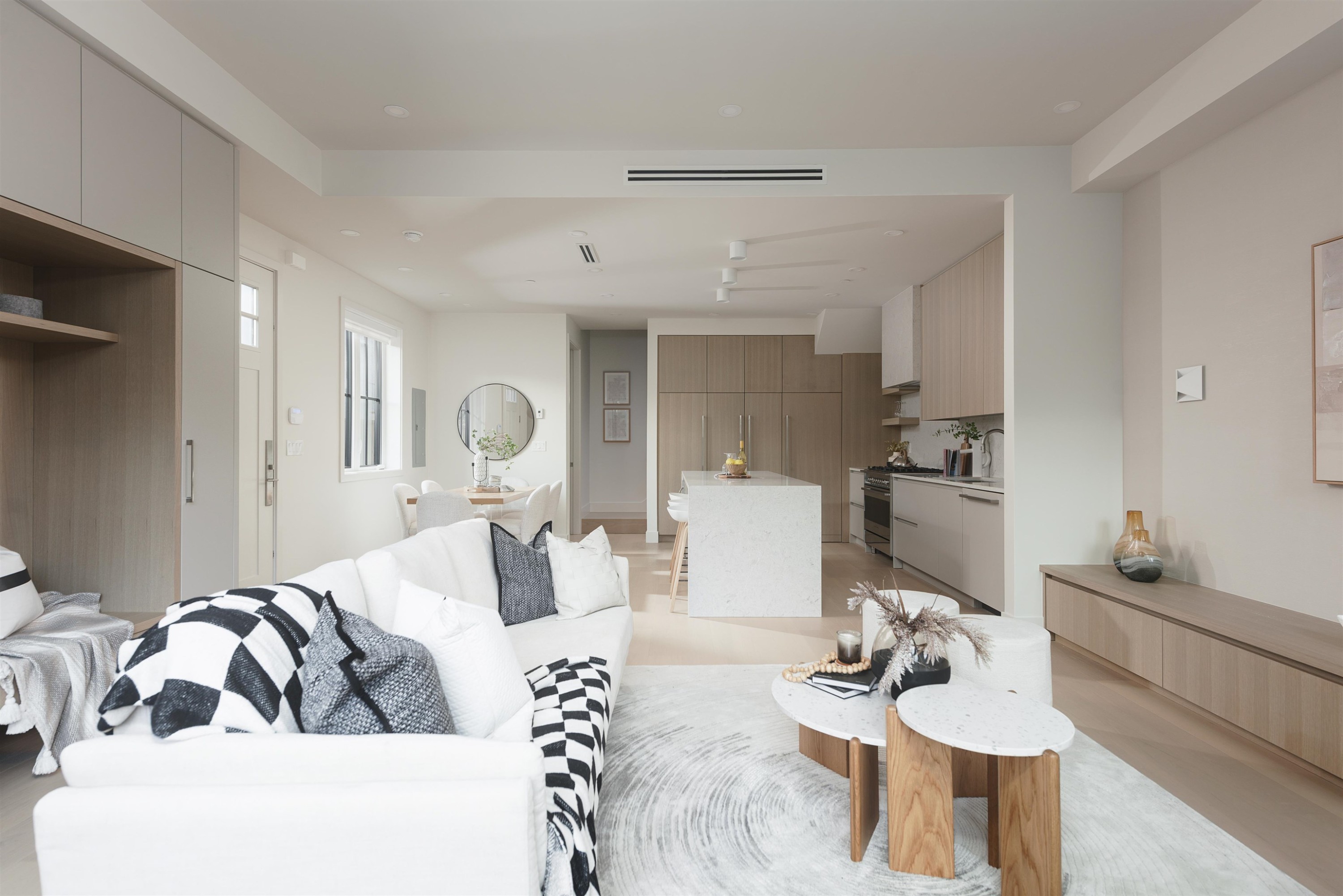 2134 10Th Avenue E, Vancouver, BC