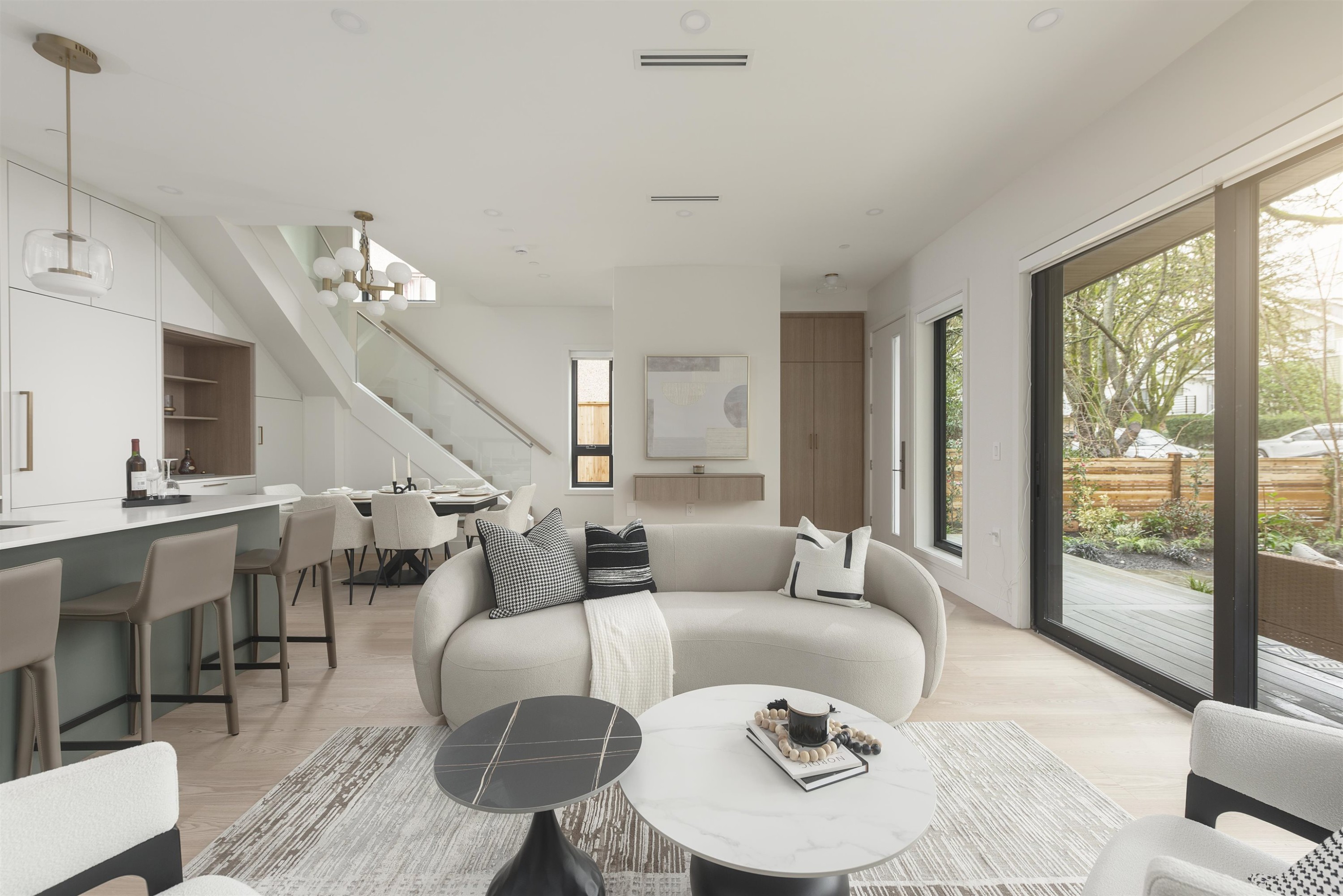 1-476 20Th Avenue E, Vancouver, BC