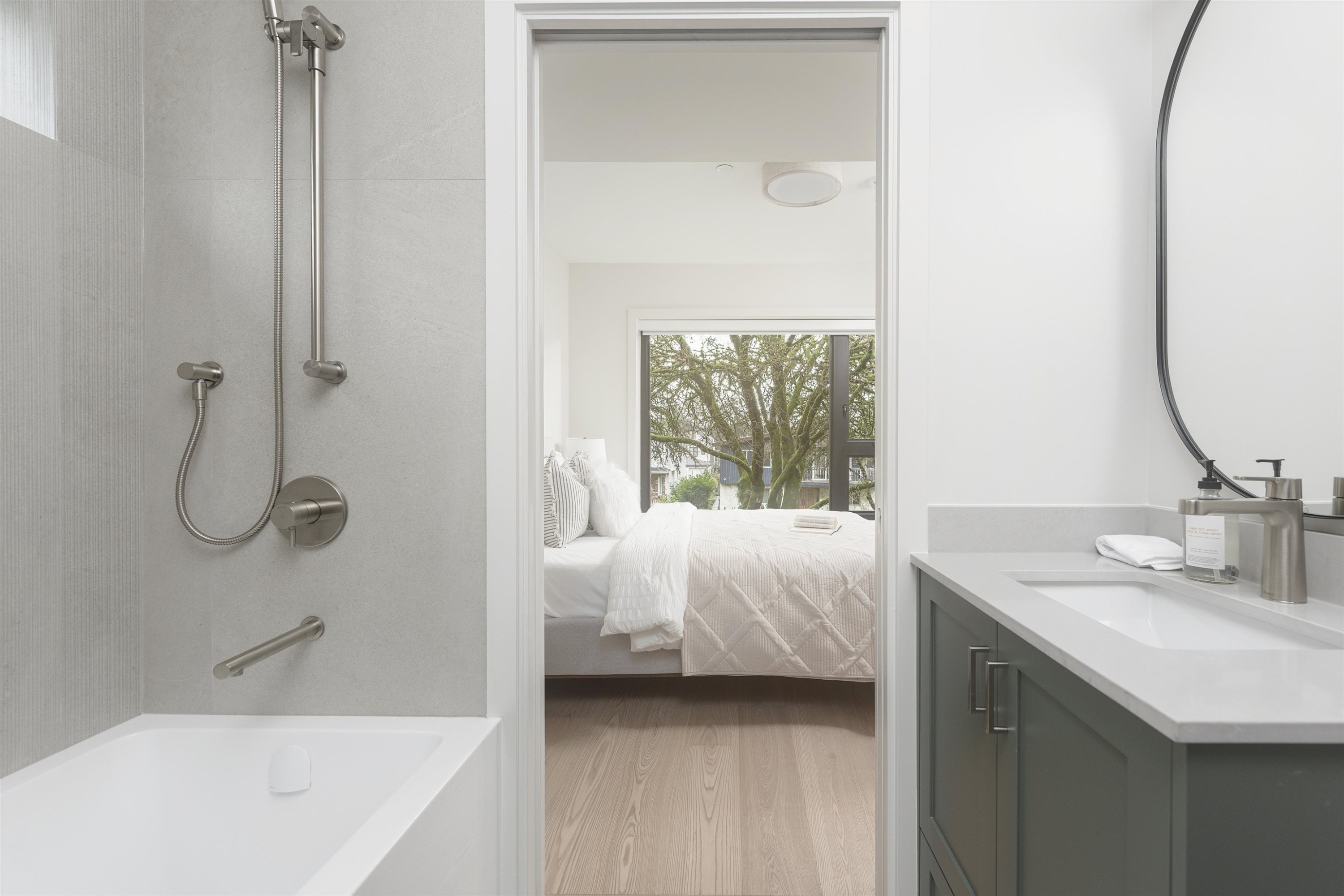 1-476 20Th Avenue E, Vancouver, BC