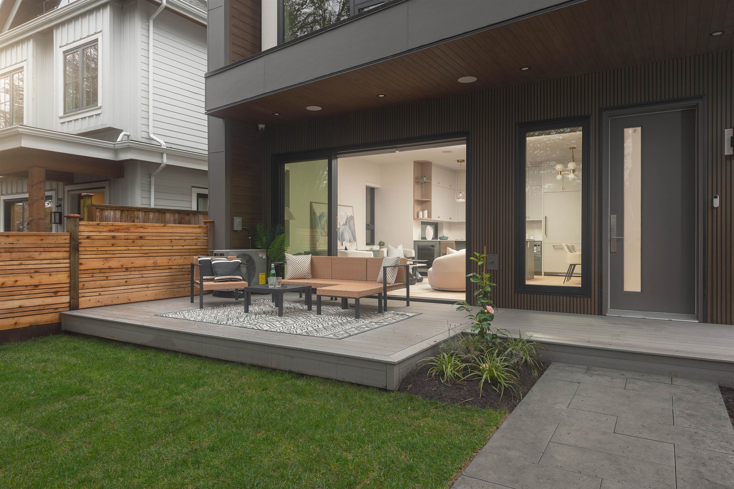 1-476 20Th Avenue E, Vancouver, BC