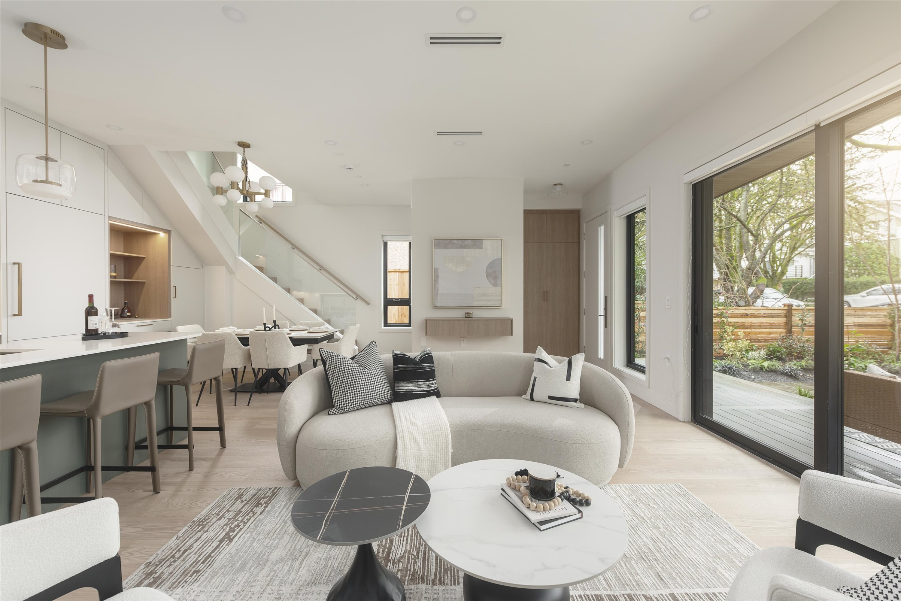 1-476 20Th Avenue E, Vancouver, BC