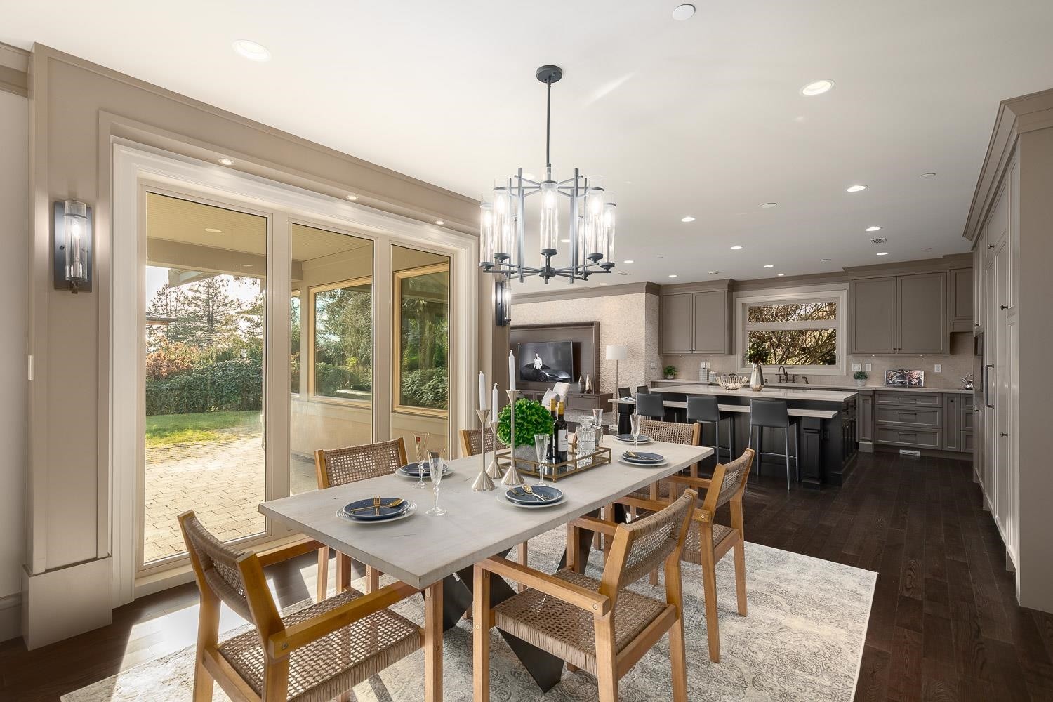 2566 Marine Drive, West Vancouver, BC