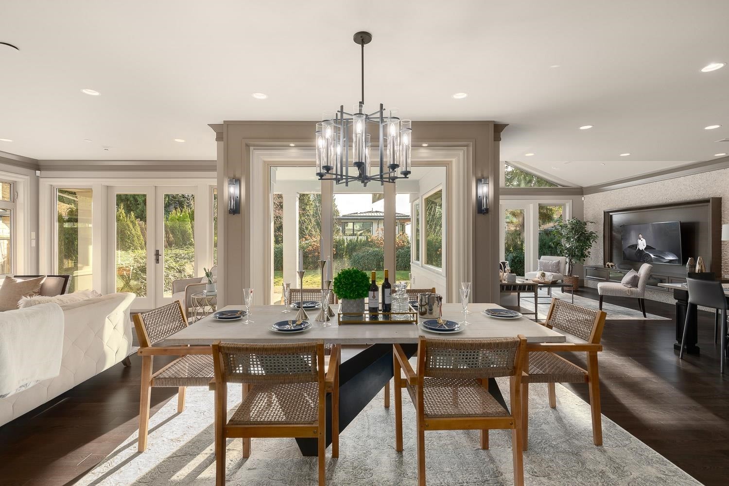 2566 Marine Drive, West Vancouver, BC