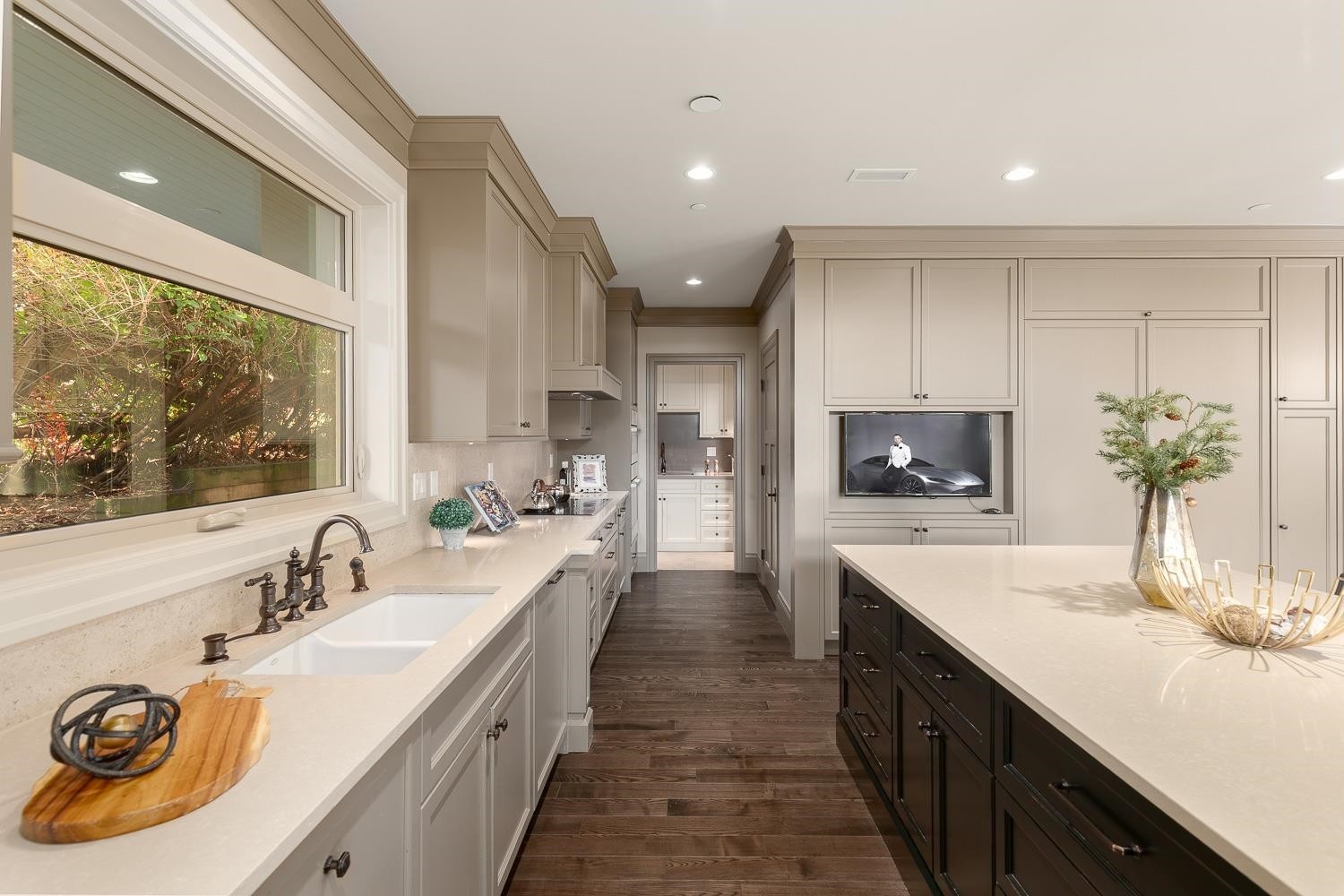 2566 Marine Drive, West Vancouver, BC