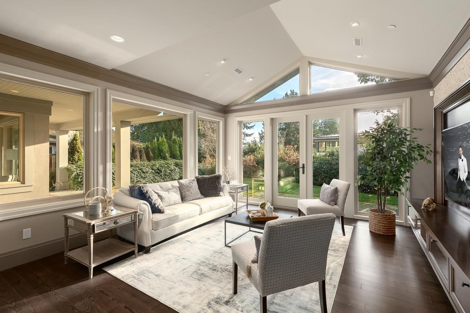 2566 Marine Drive, West Vancouver, BC