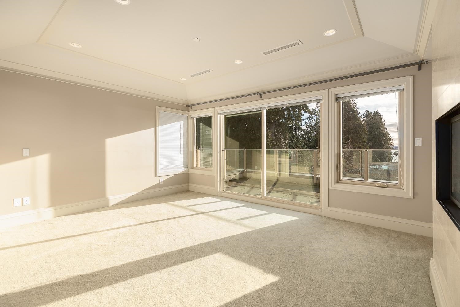 2566 Marine Drive, West Vancouver, BC