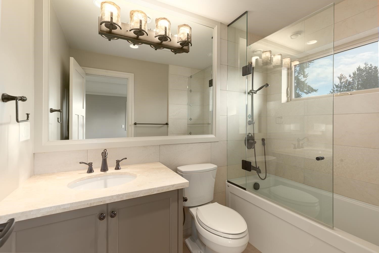 2566 Marine Drive, West Vancouver, BC