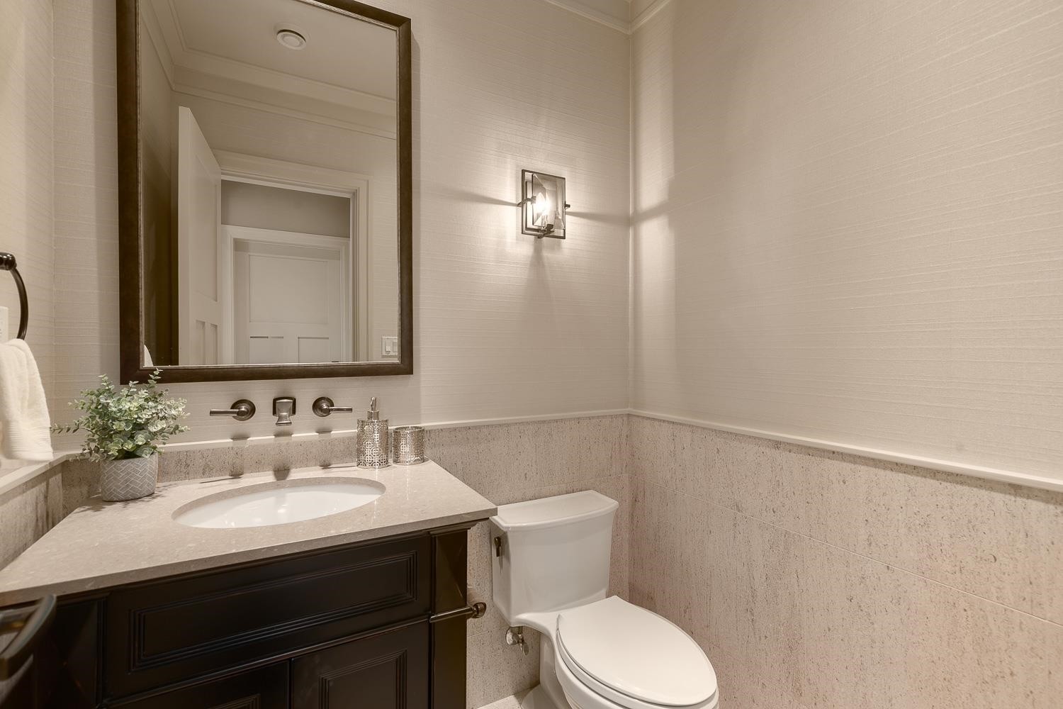 2566 Marine Drive, West Vancouver, BC