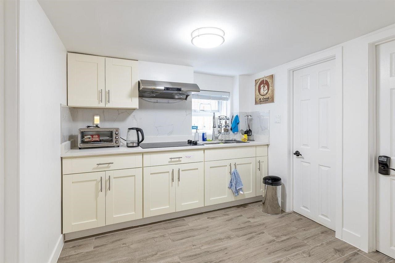 4318 11Th Avenue W, Vancouver, BC