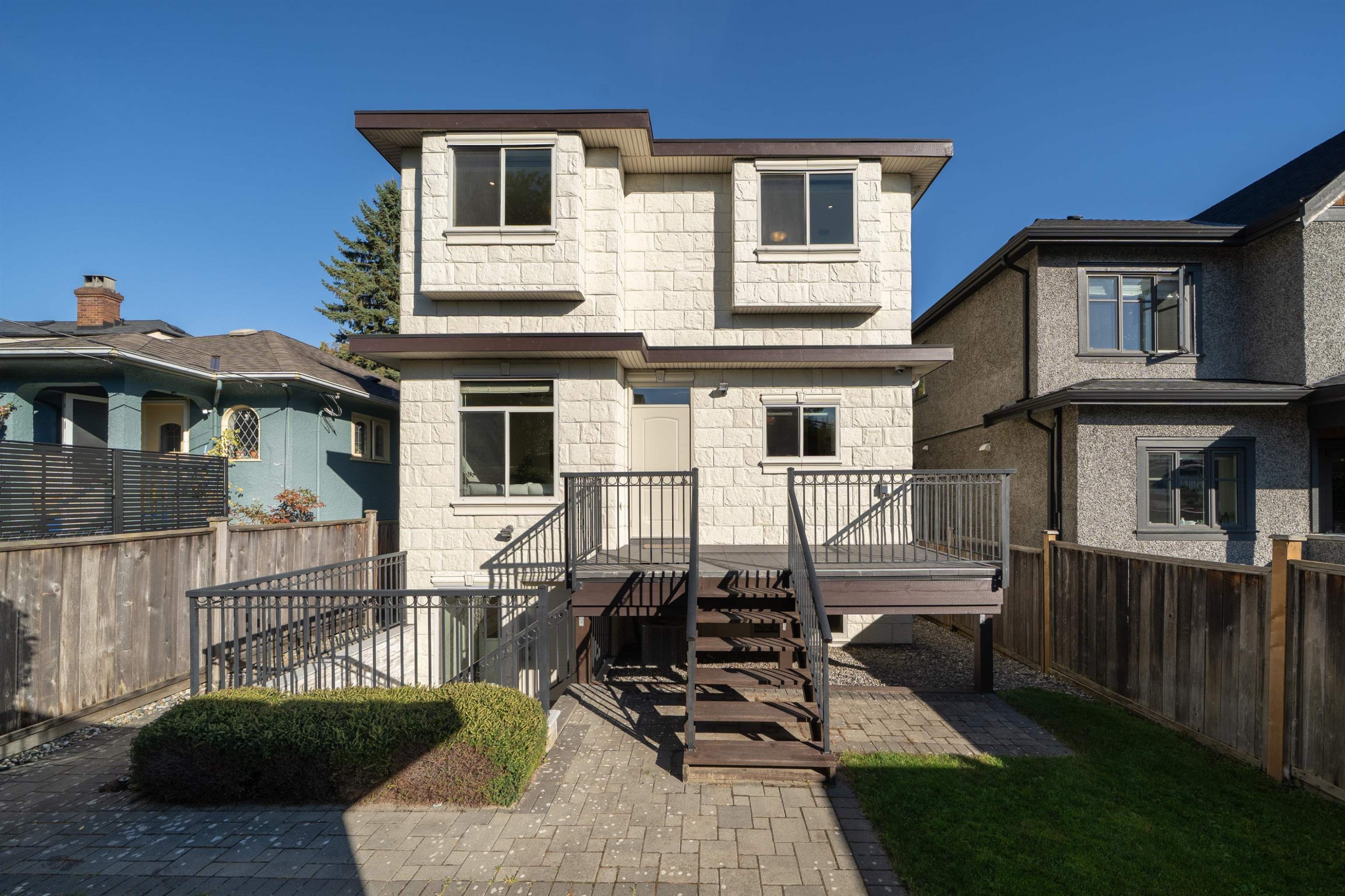 3716 17Th Avenue W, Vancouver, BC