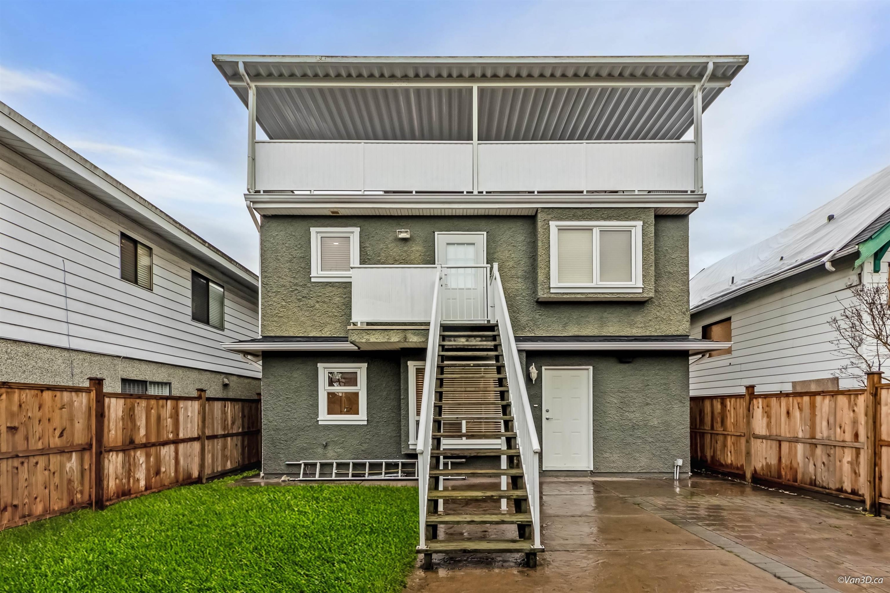 6167 Commercial Street, Vancouver, BC