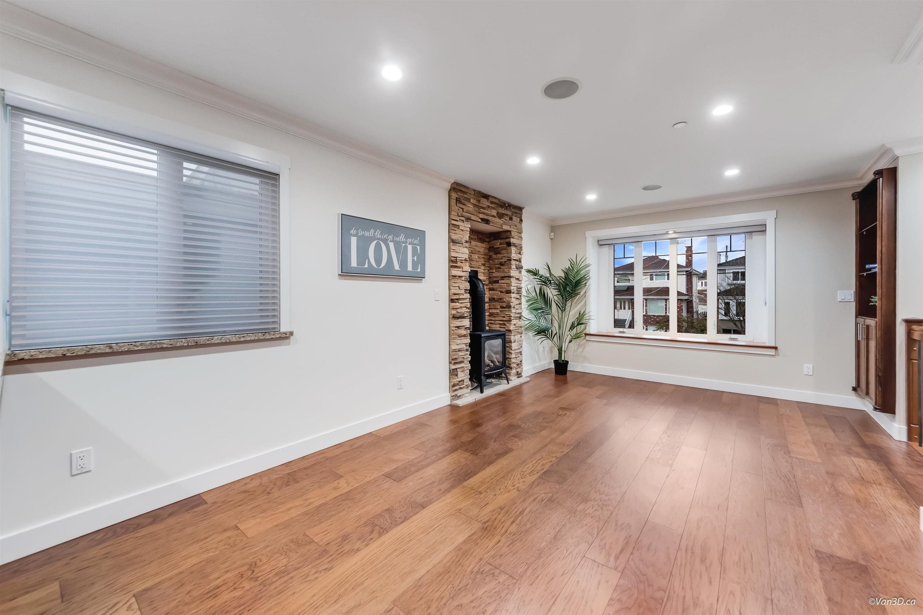 6167 Commercial Street, Vancouver, BC