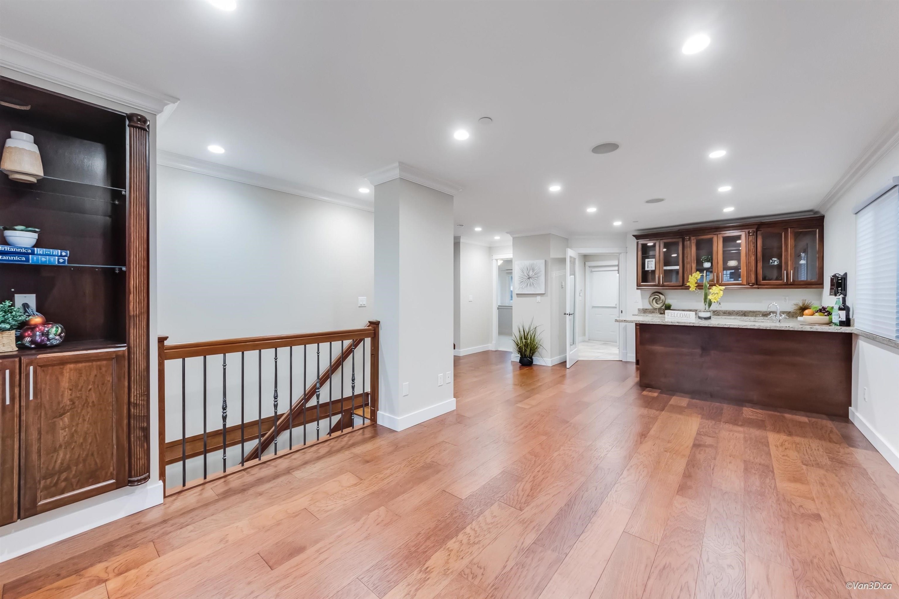 6167 Commercial Street, Vancouver, BC