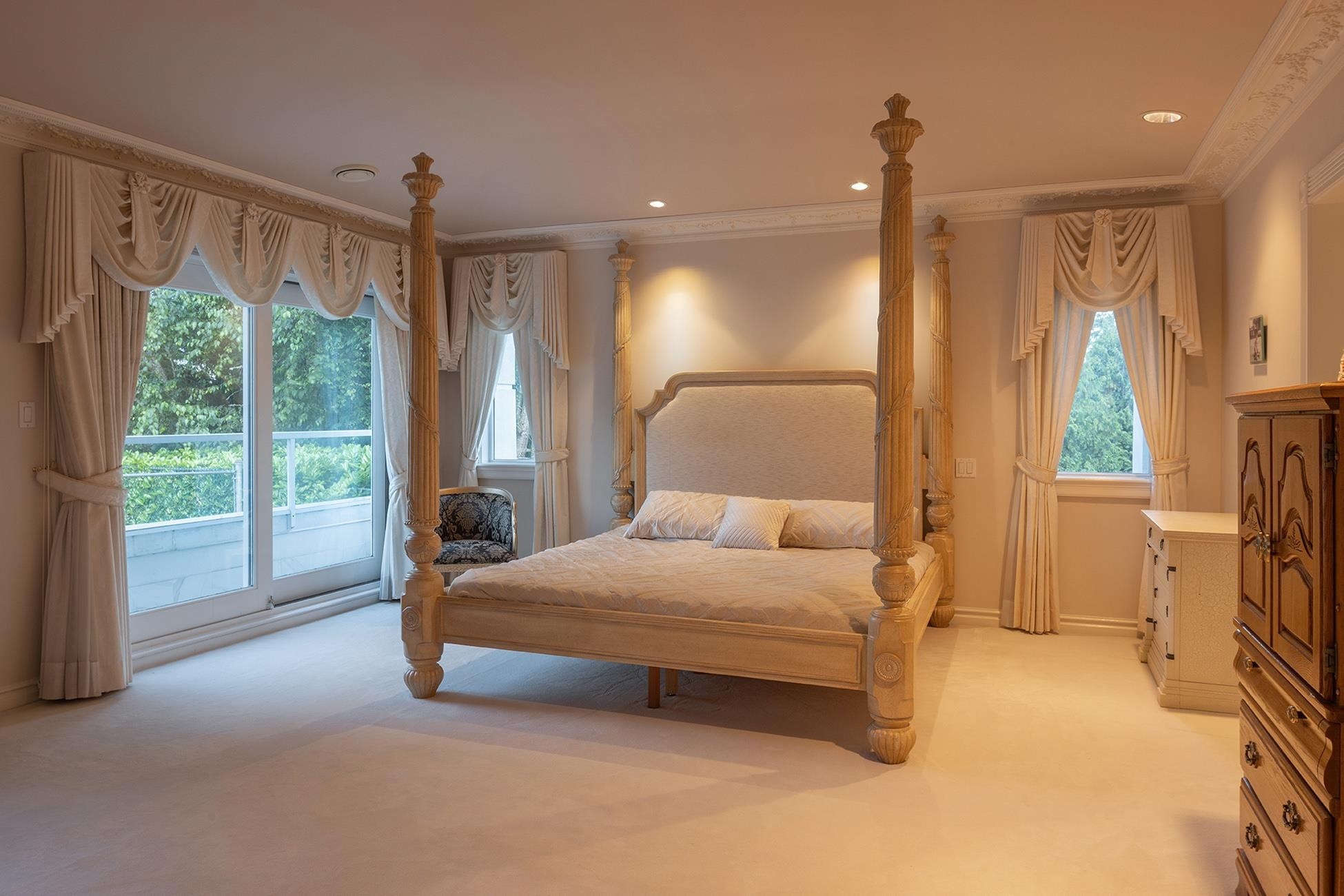 835 Highland Drive, West Vancouver, BC