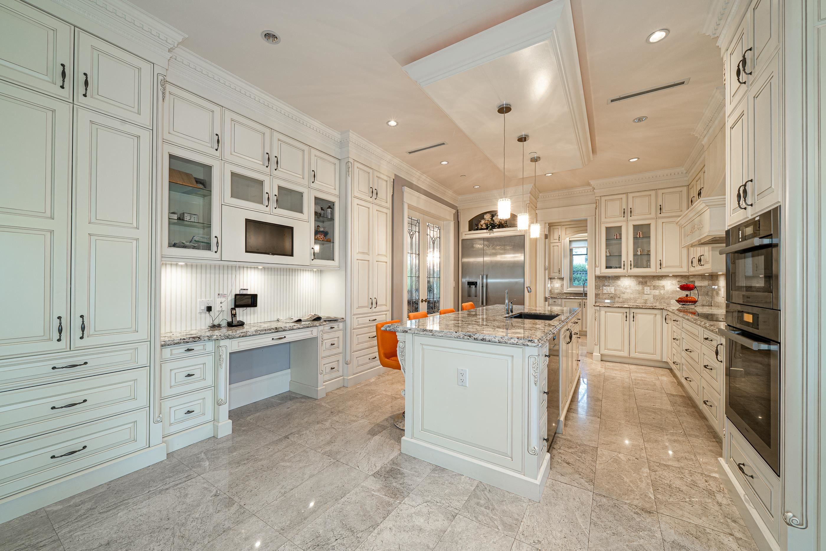 6708 Yew Street, Vancouver, BC