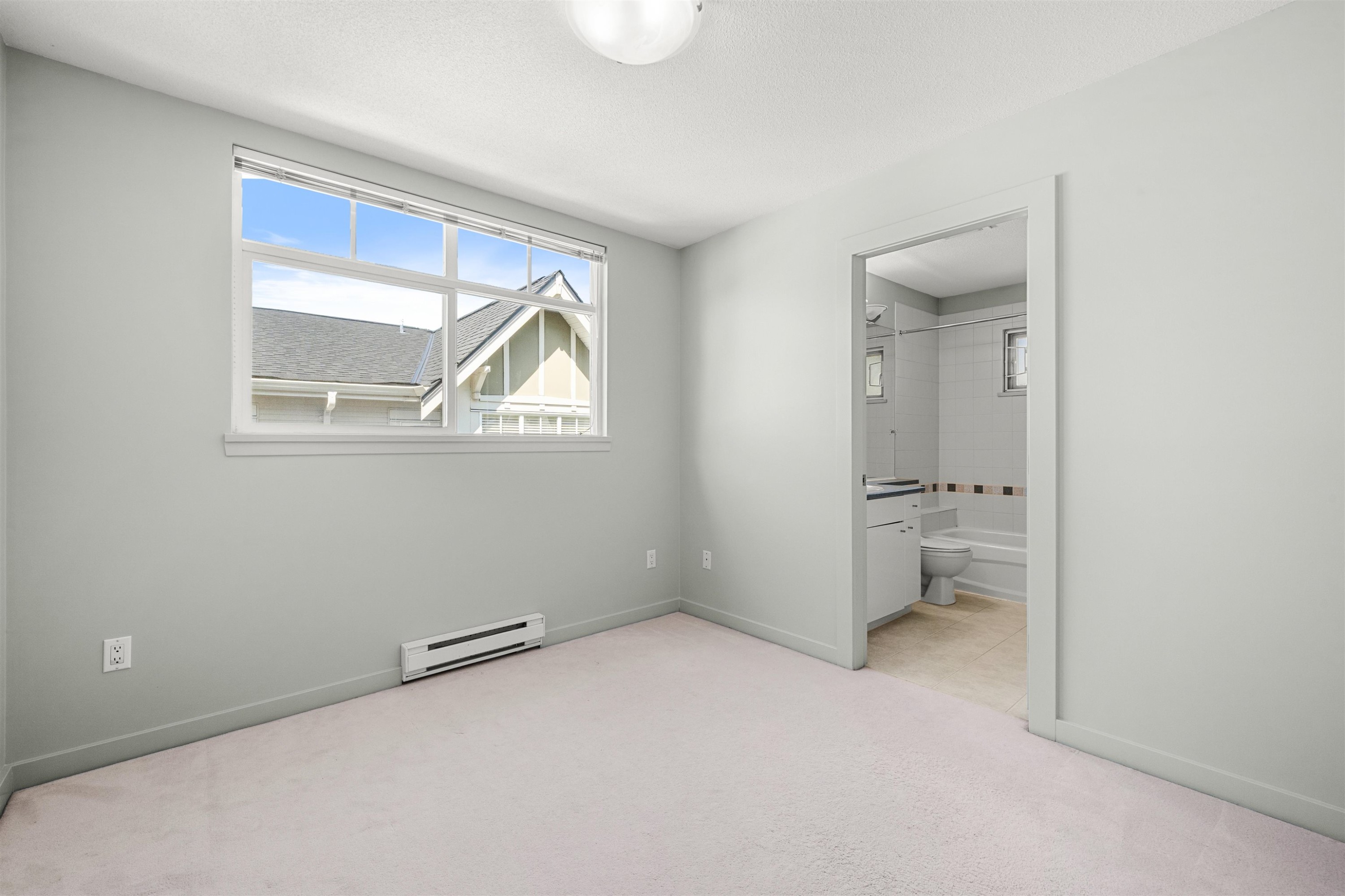 3265 Clermont Mews, Vancouver, BC