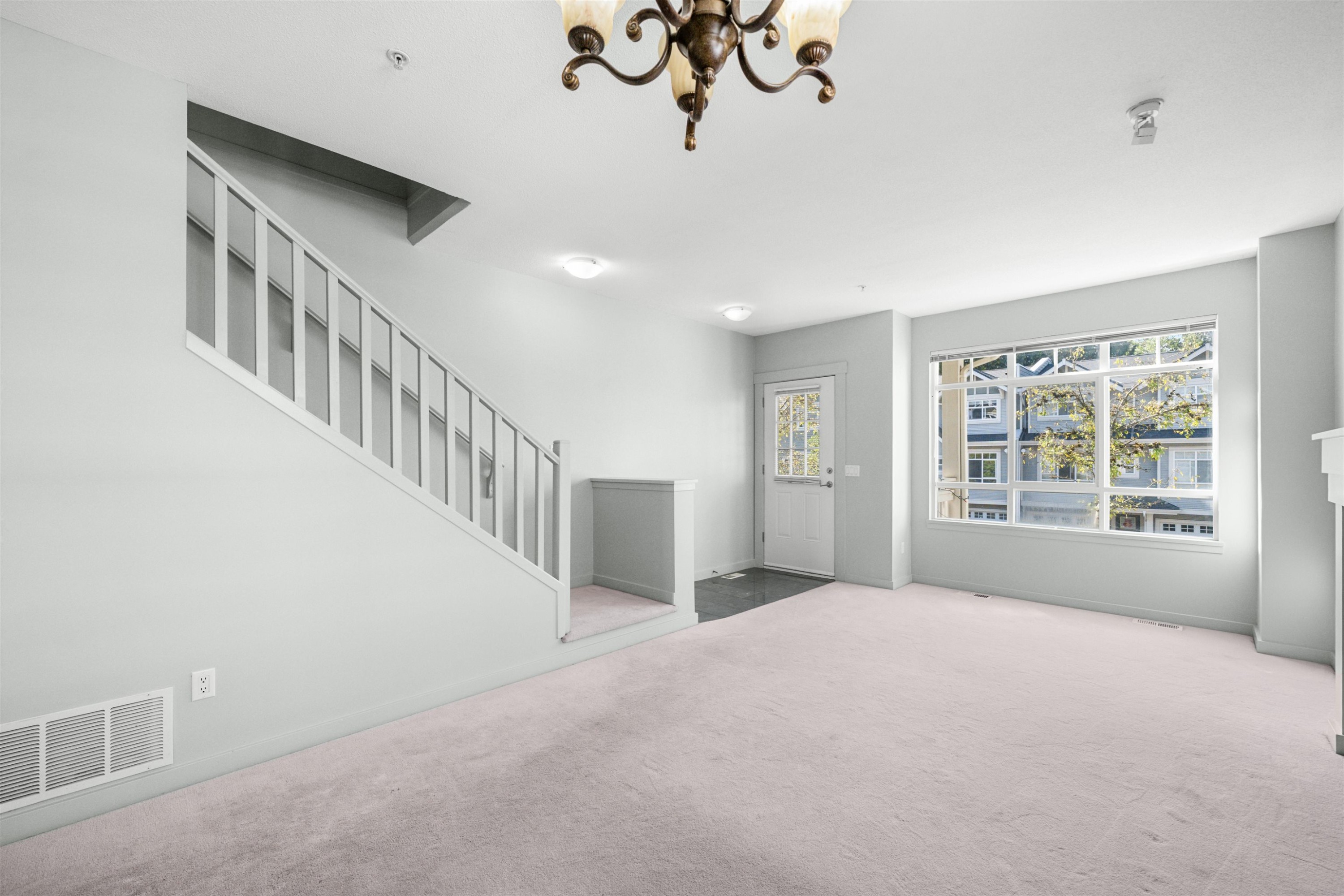 3265 Clermont Mews, Vancouver, BC