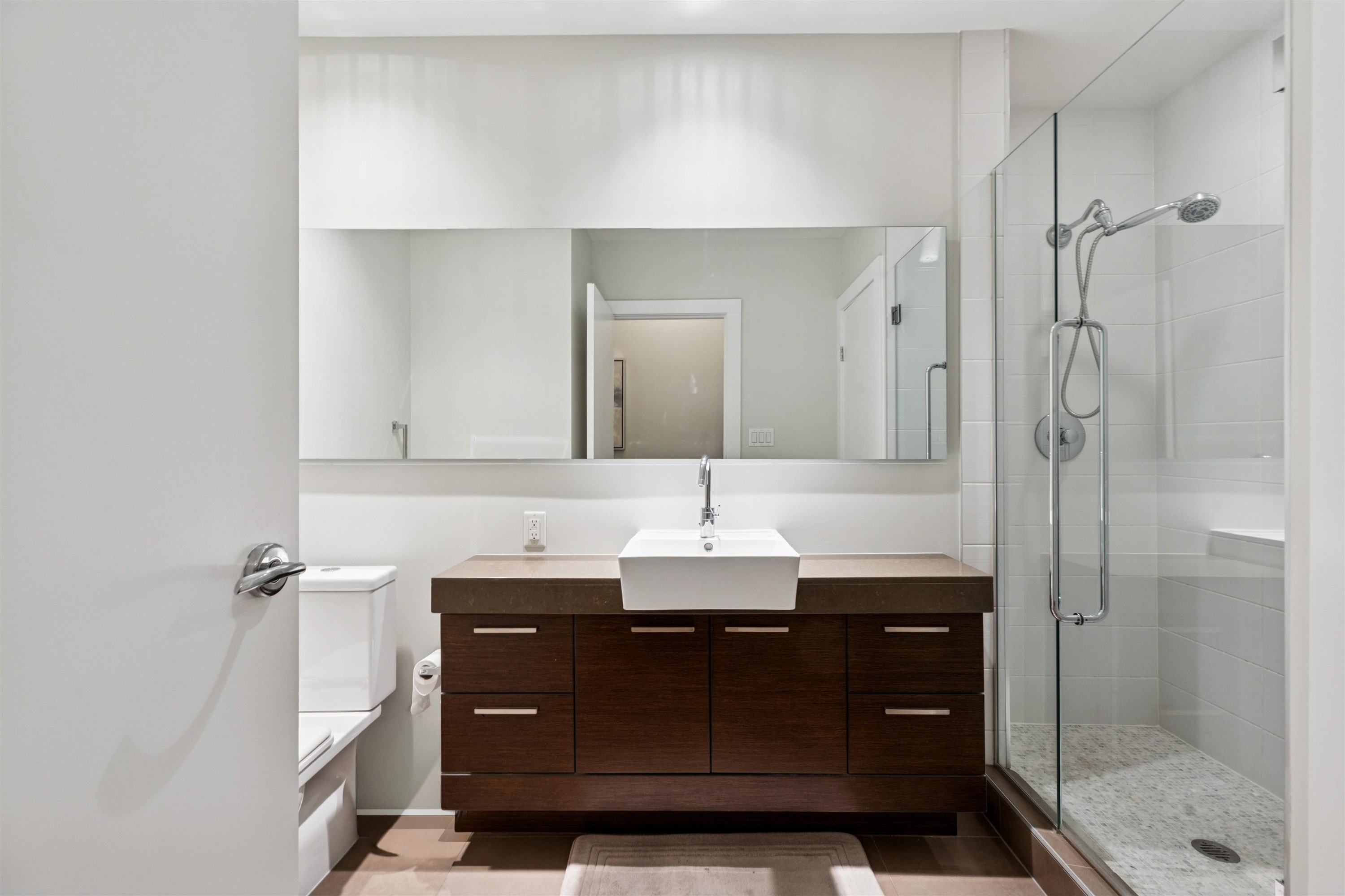 863 Richards Street, Vancouver, BC