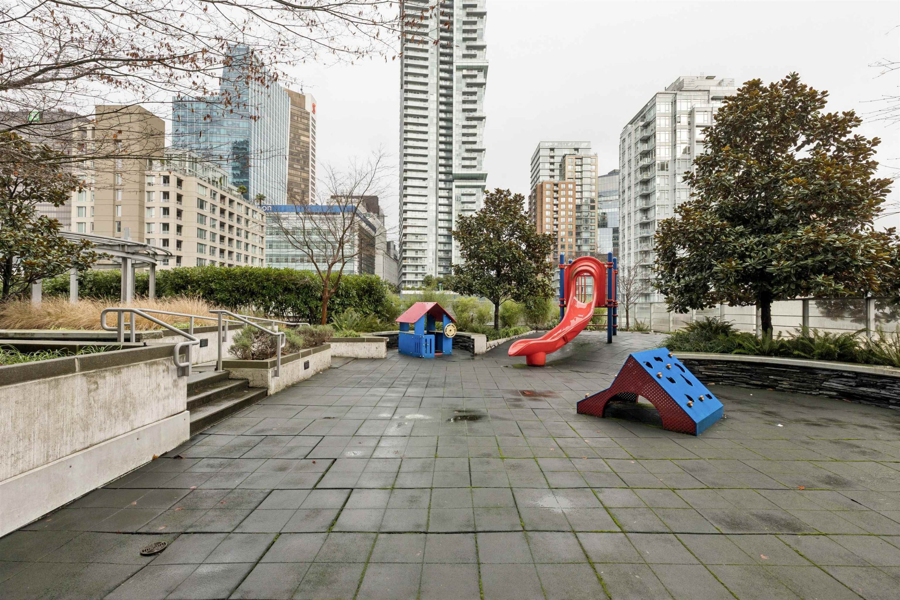 863 Richards Street, Vancouver, BC