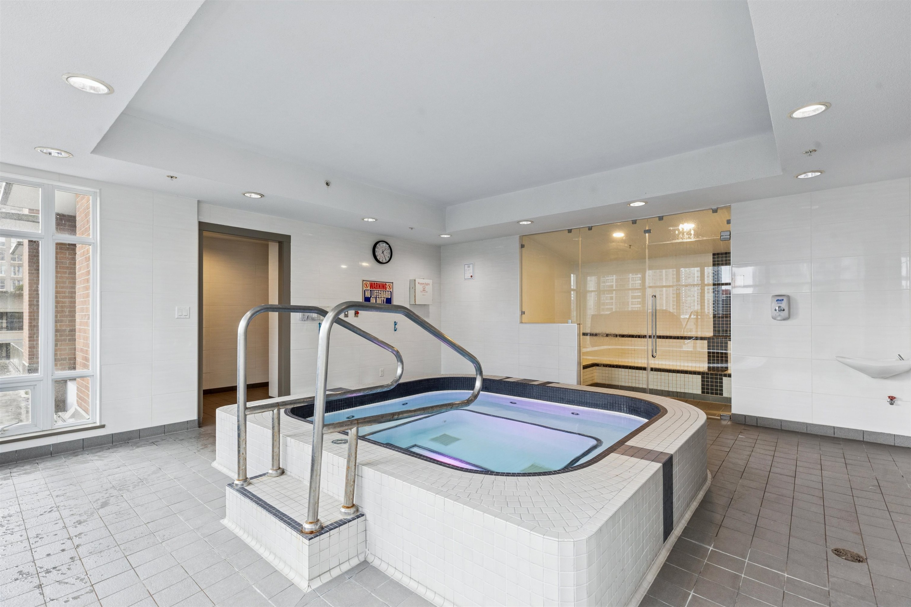 863 Richards Street, Vancouver, BC