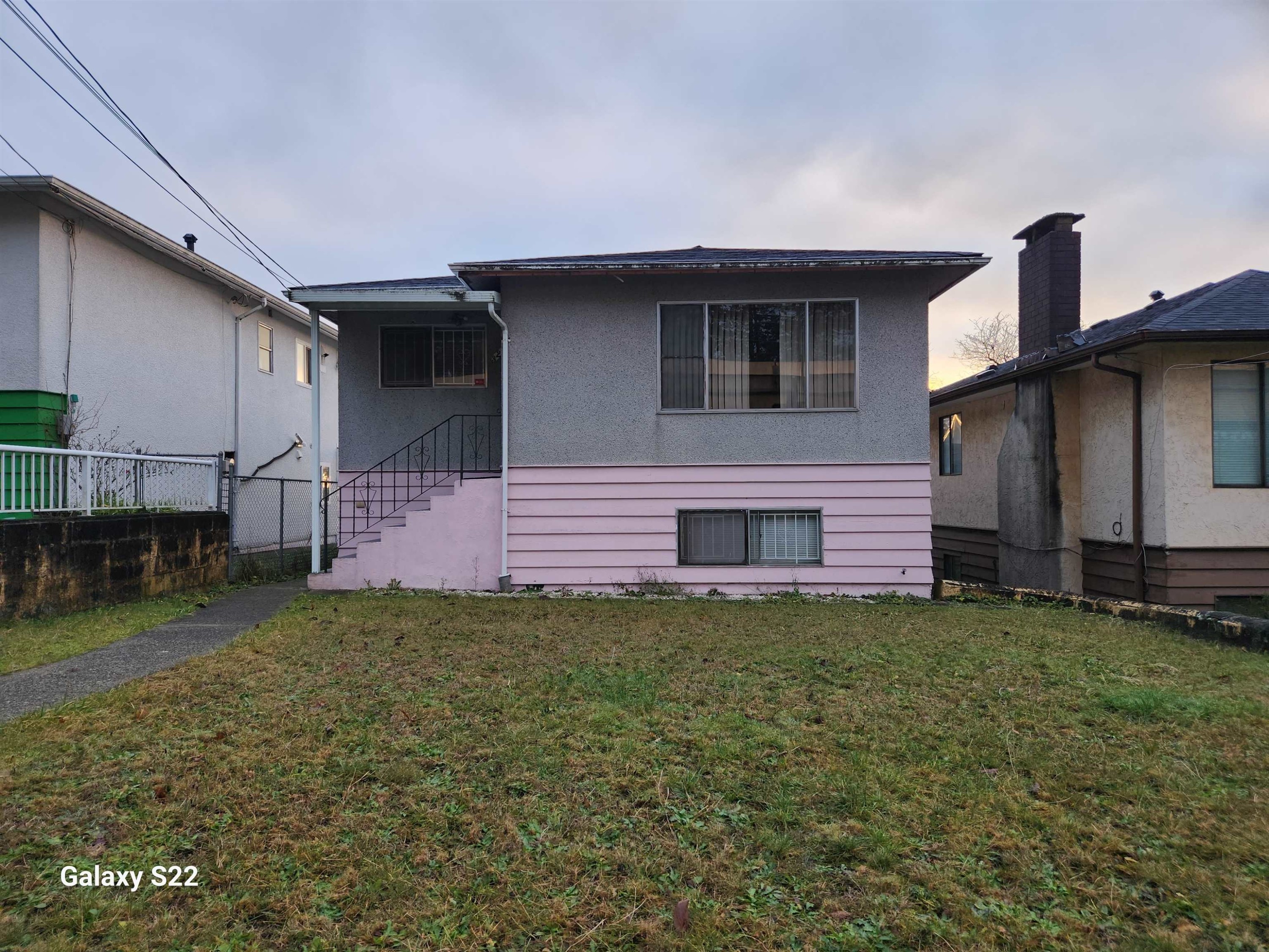 3228 Vanness Avenue, Vancouver, BC