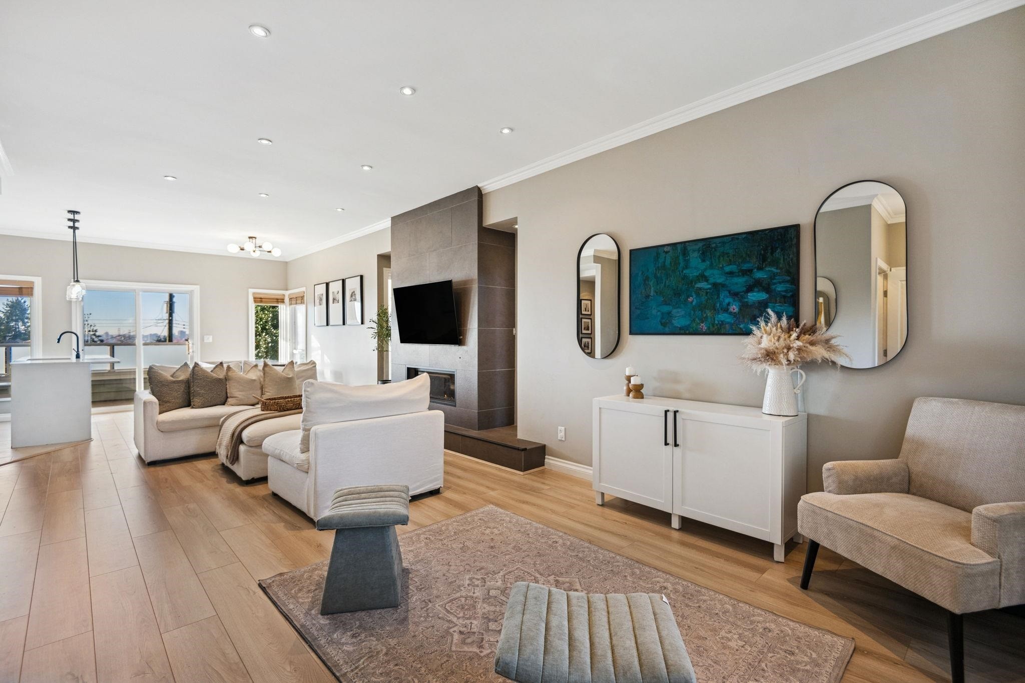 333 Keith Road E, North Vancouver, BC