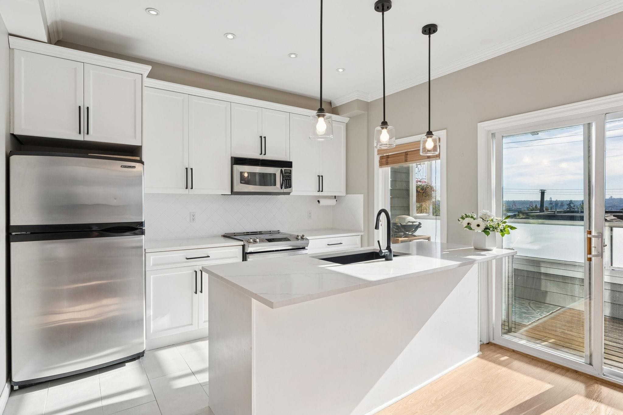 333 Keith Road E, North Vancouver, BC