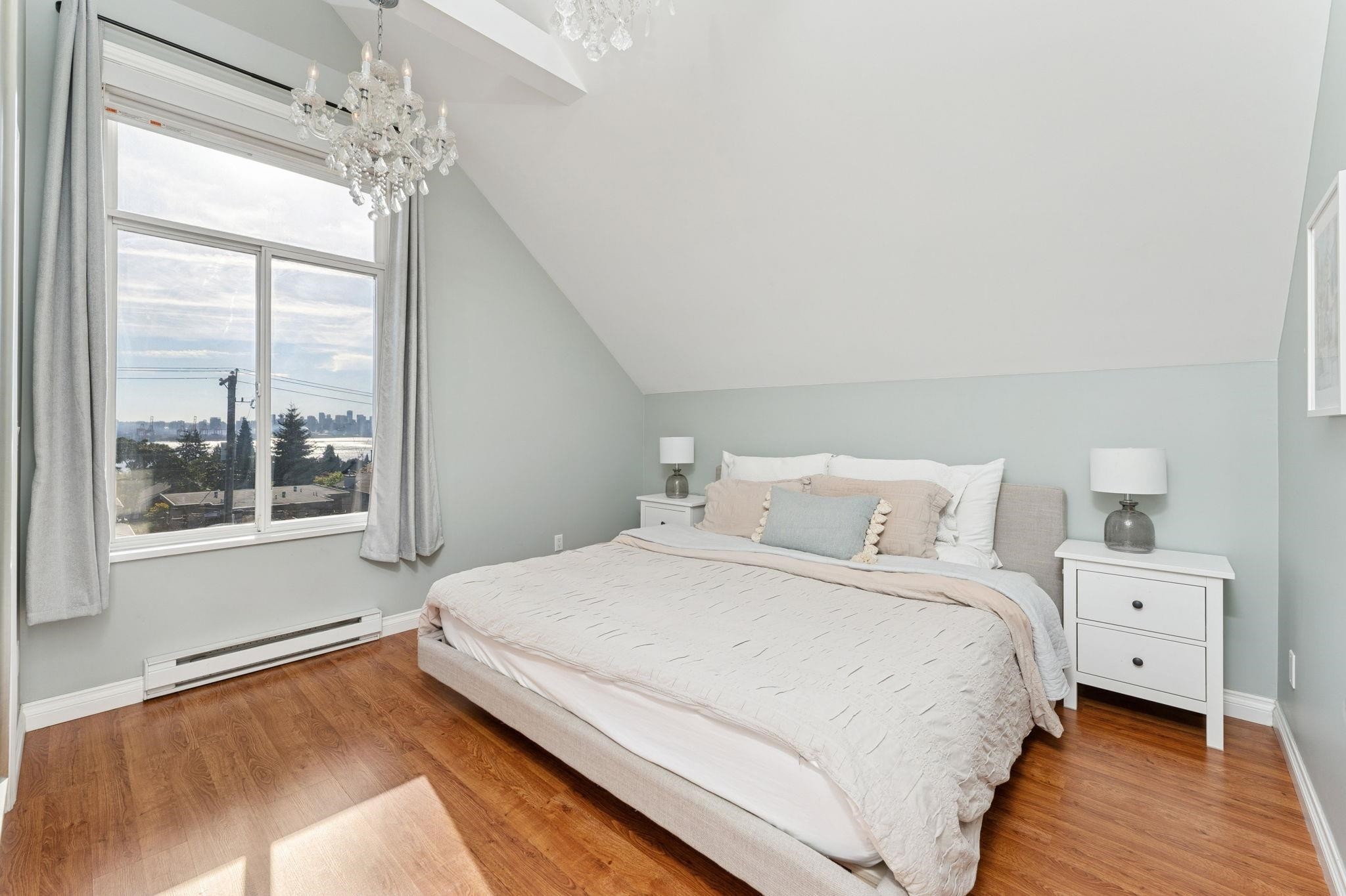 333 Keith Road E, North Vancouver, BC