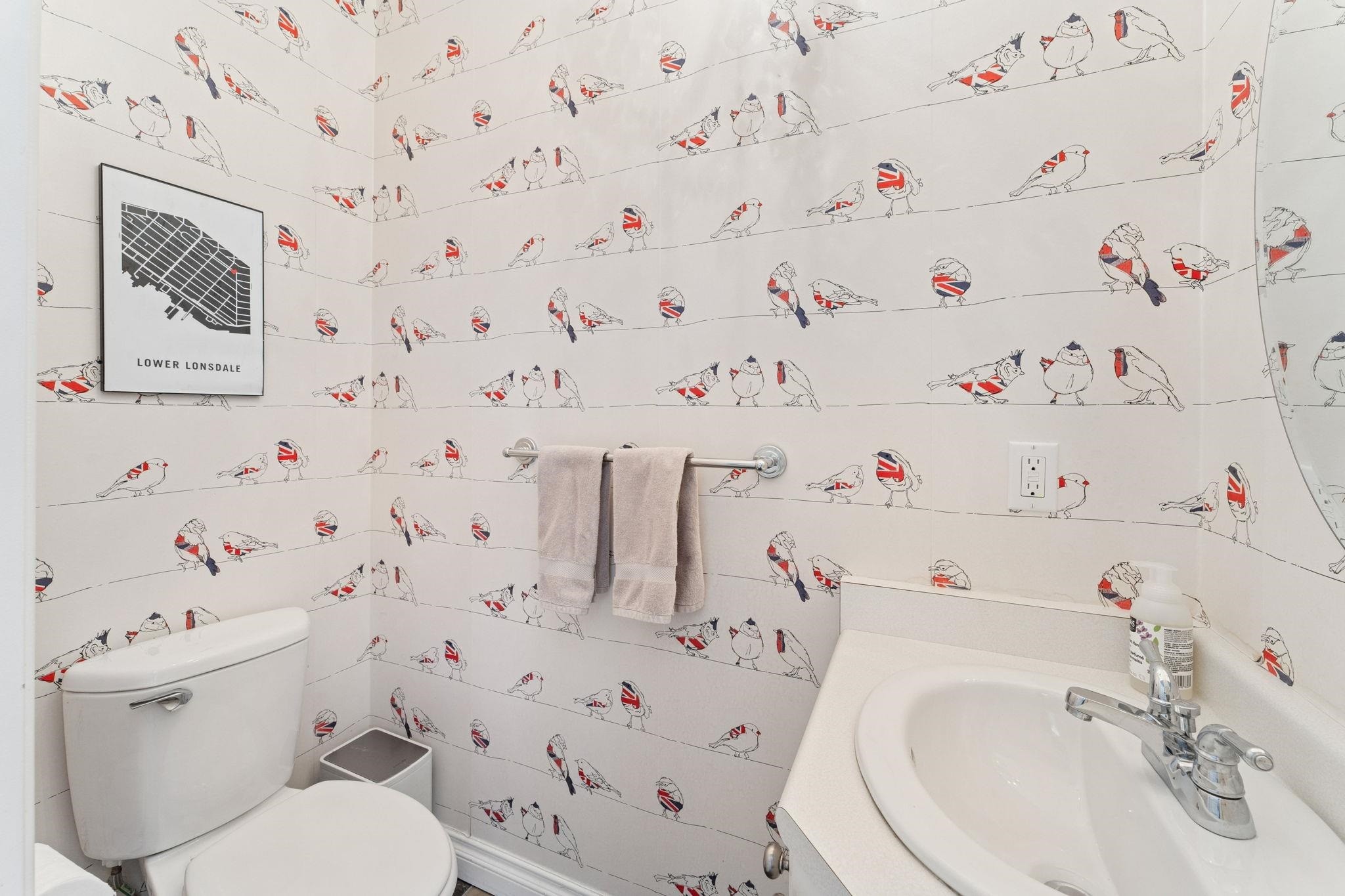 333 Keith Road E, North Vancouver, BC