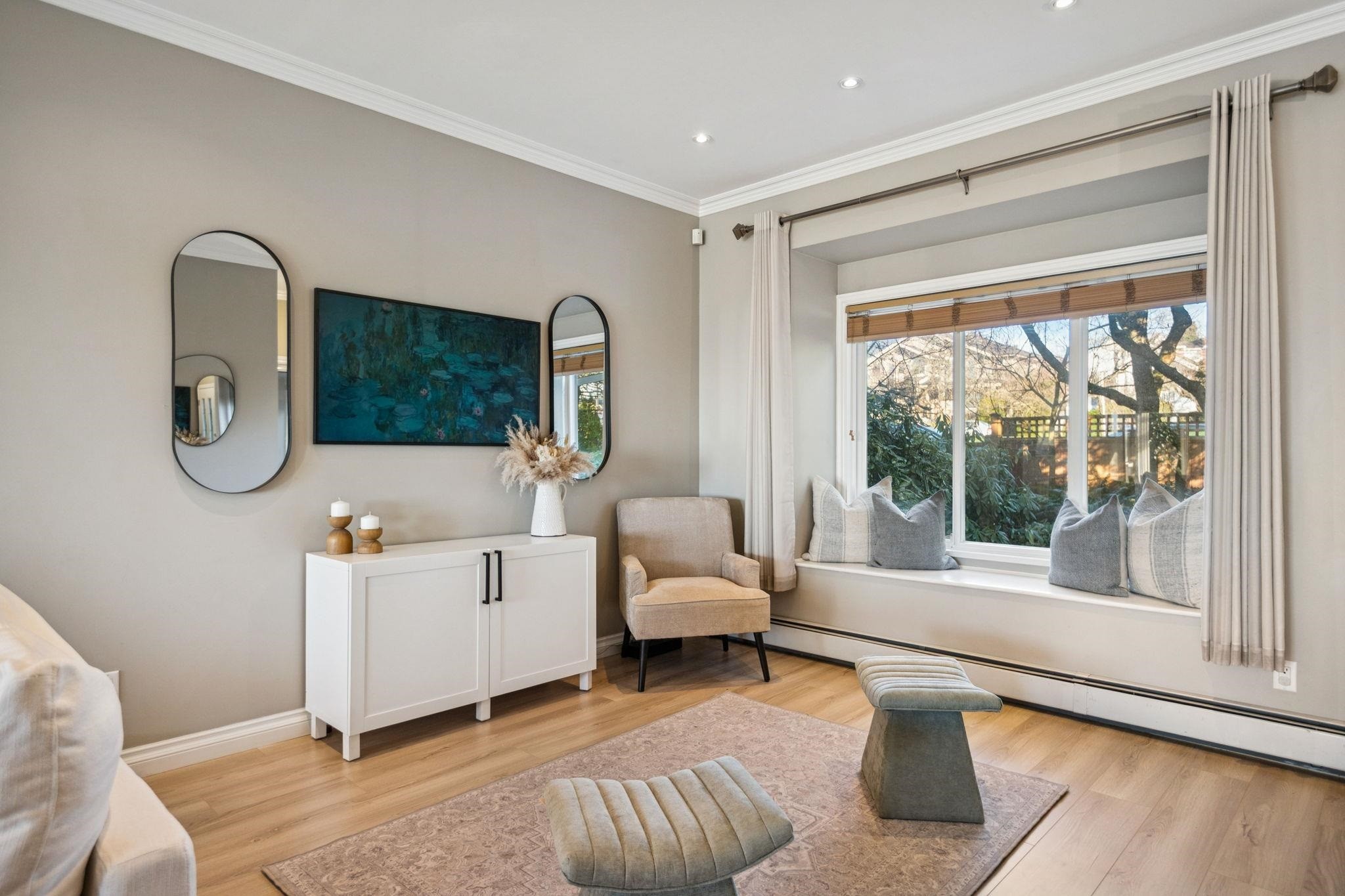 333 Keith Road E, North Vancouver, BC