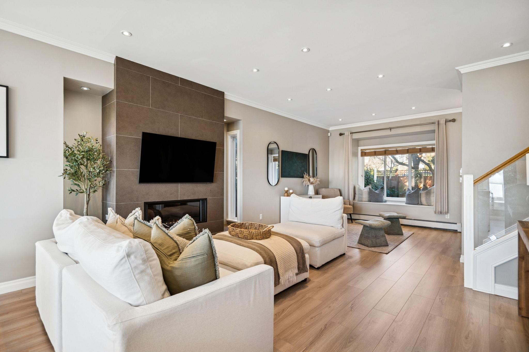 333 Keith Road E, North Vancouver, BC