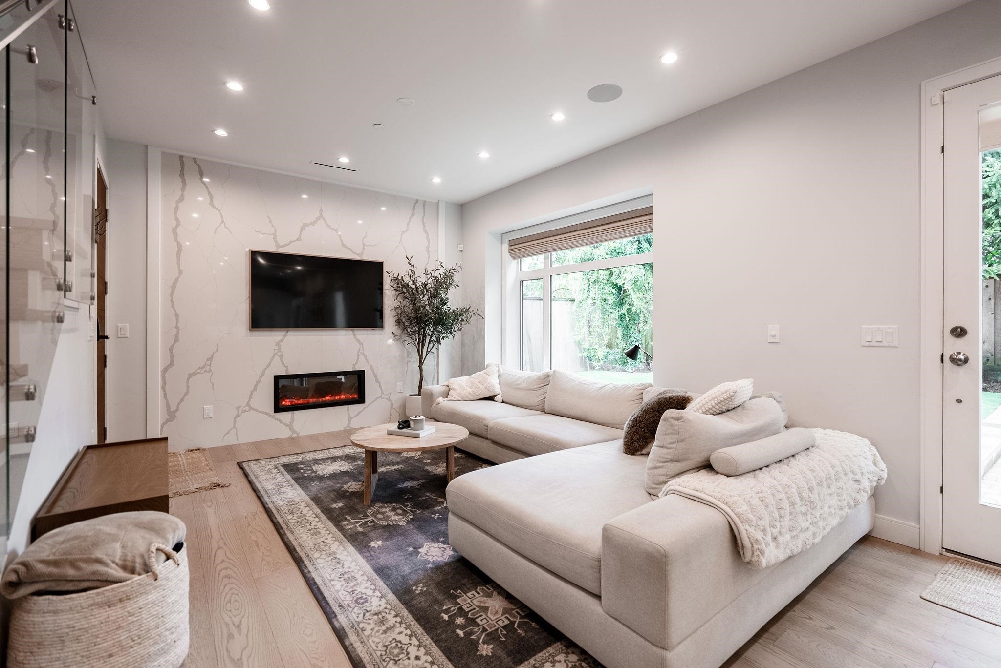 3337 40Th Avenue W, Vancouver, BC