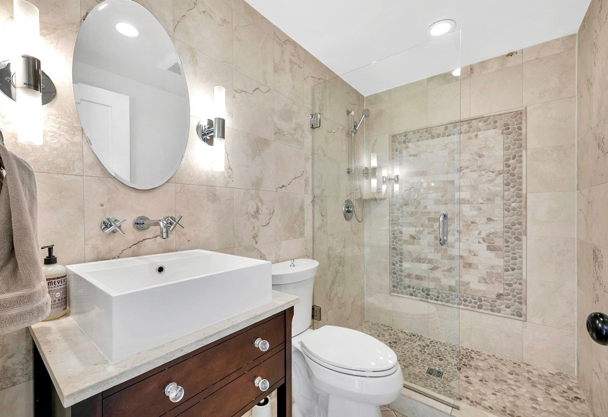 1031 Inglewood Avenue, West Vancouver, BC