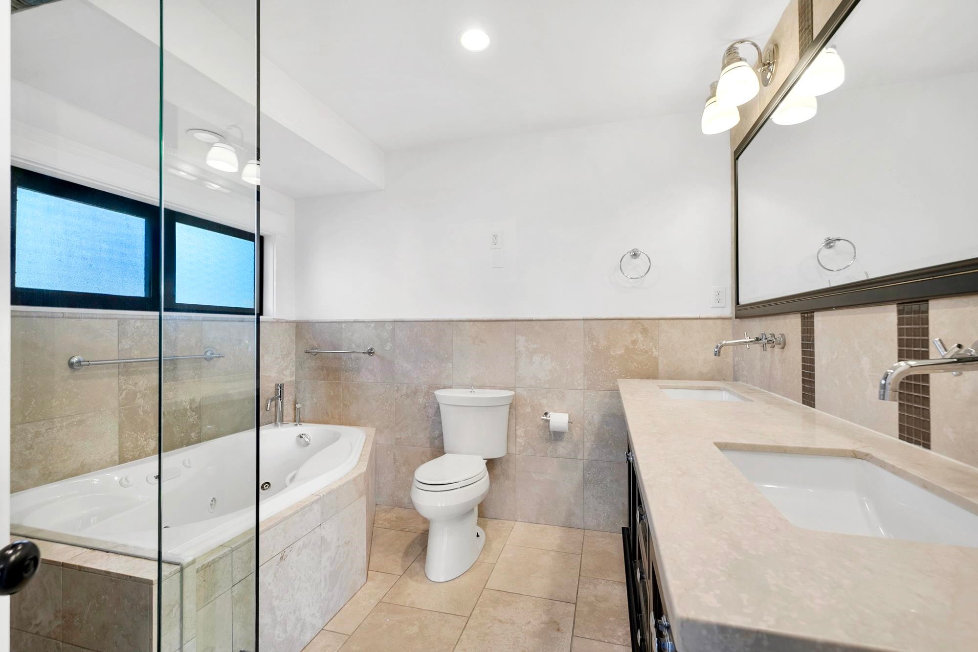 1031 Inglewood Avenue, West Vancouver, BC