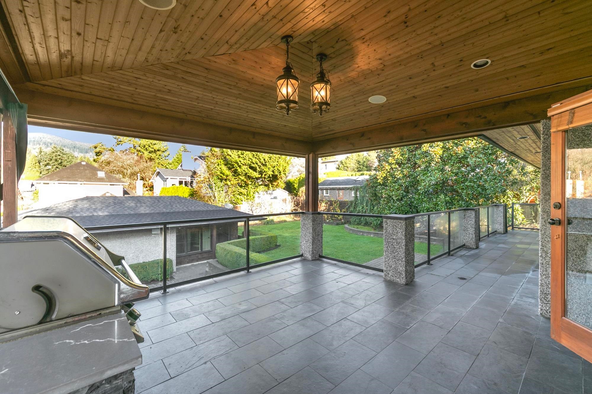 1031 Inglewood Avenue, West Vancouver, BC