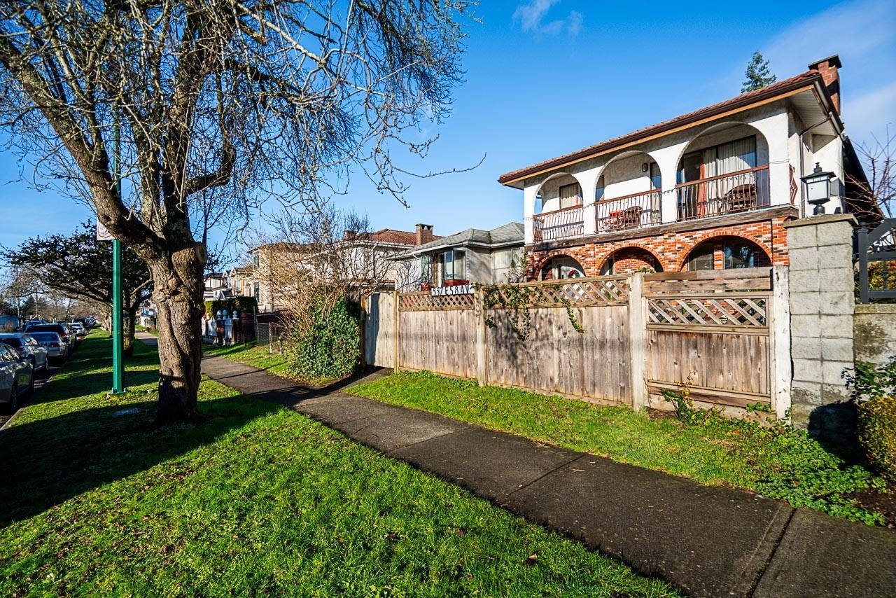 557 58Th Avenue E, Vancouver, BC