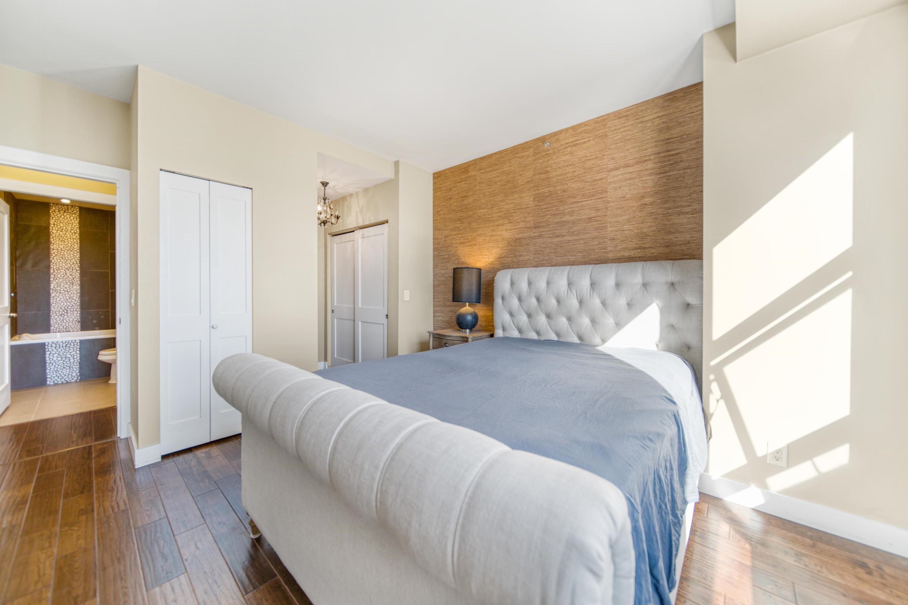 405-212 Davie Street, Vancouver, BC