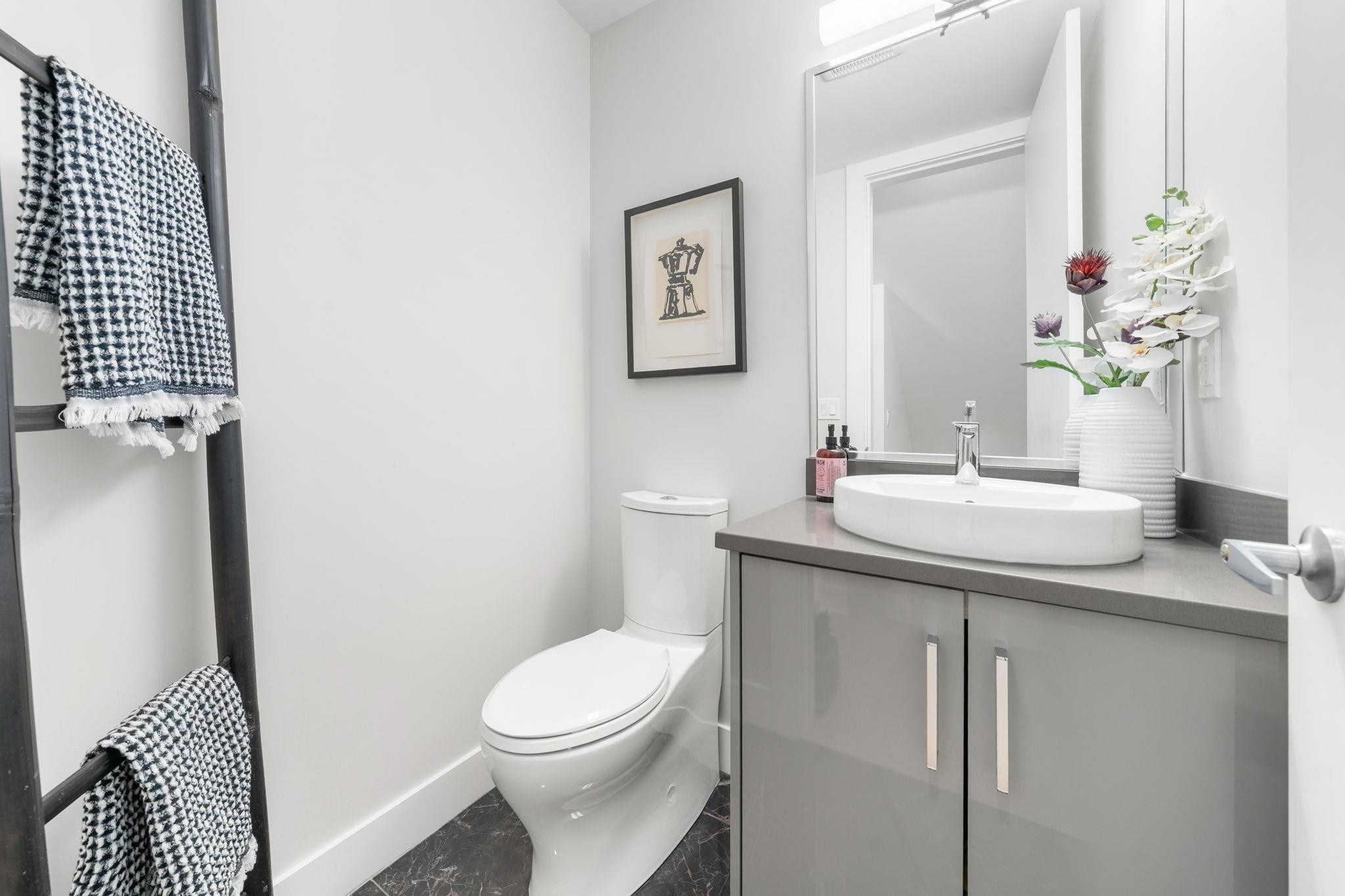 361 15Th Street E, North Vancouver, BC